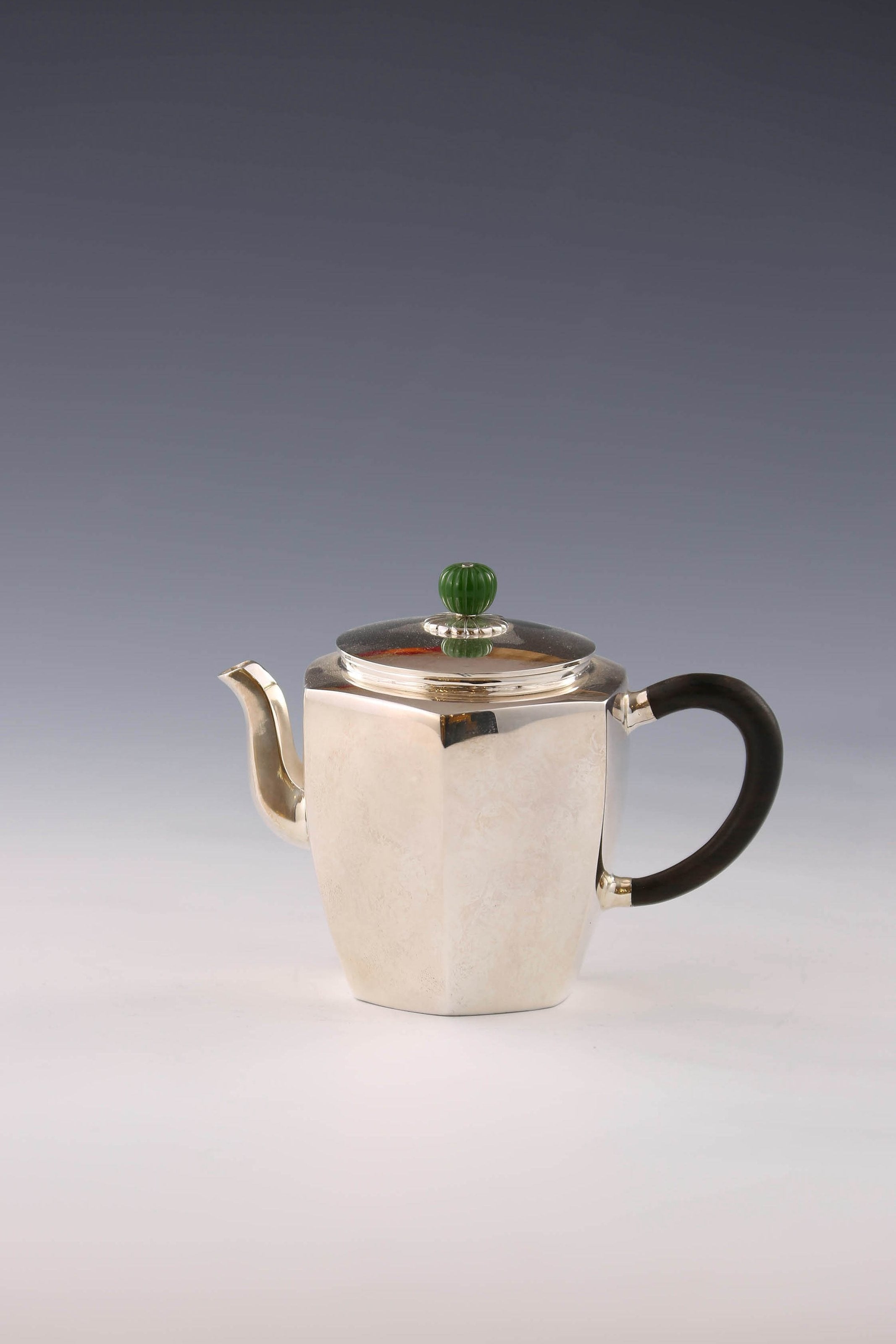 Hexagonal pomegranate