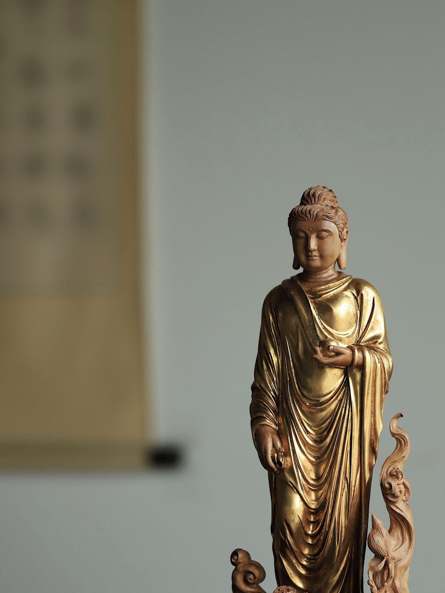 Submerged Old Sandalwood Gilded Shakyamuni