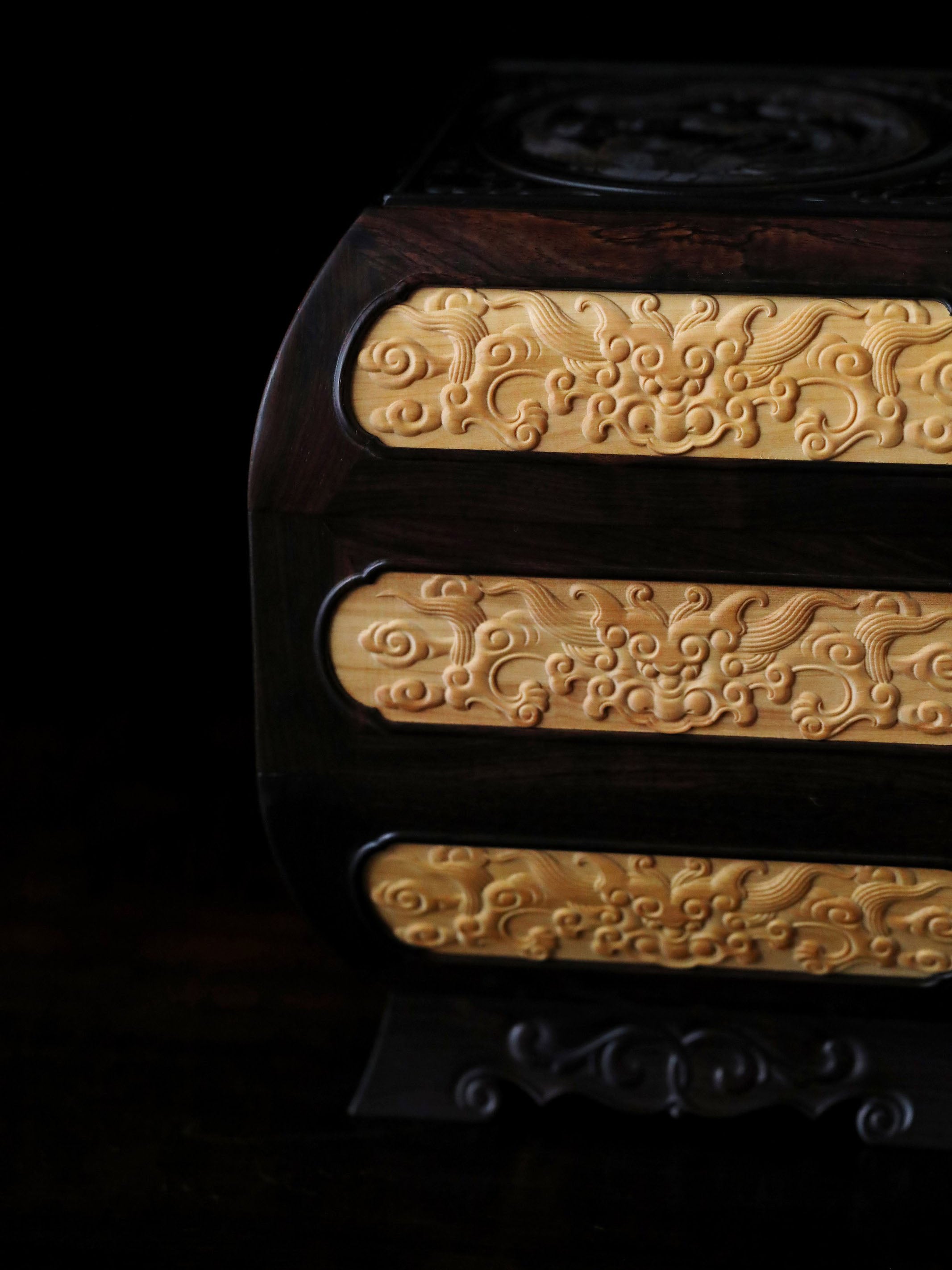 Purple sandalwood box inlaid with boxwood dragon and phoenix design