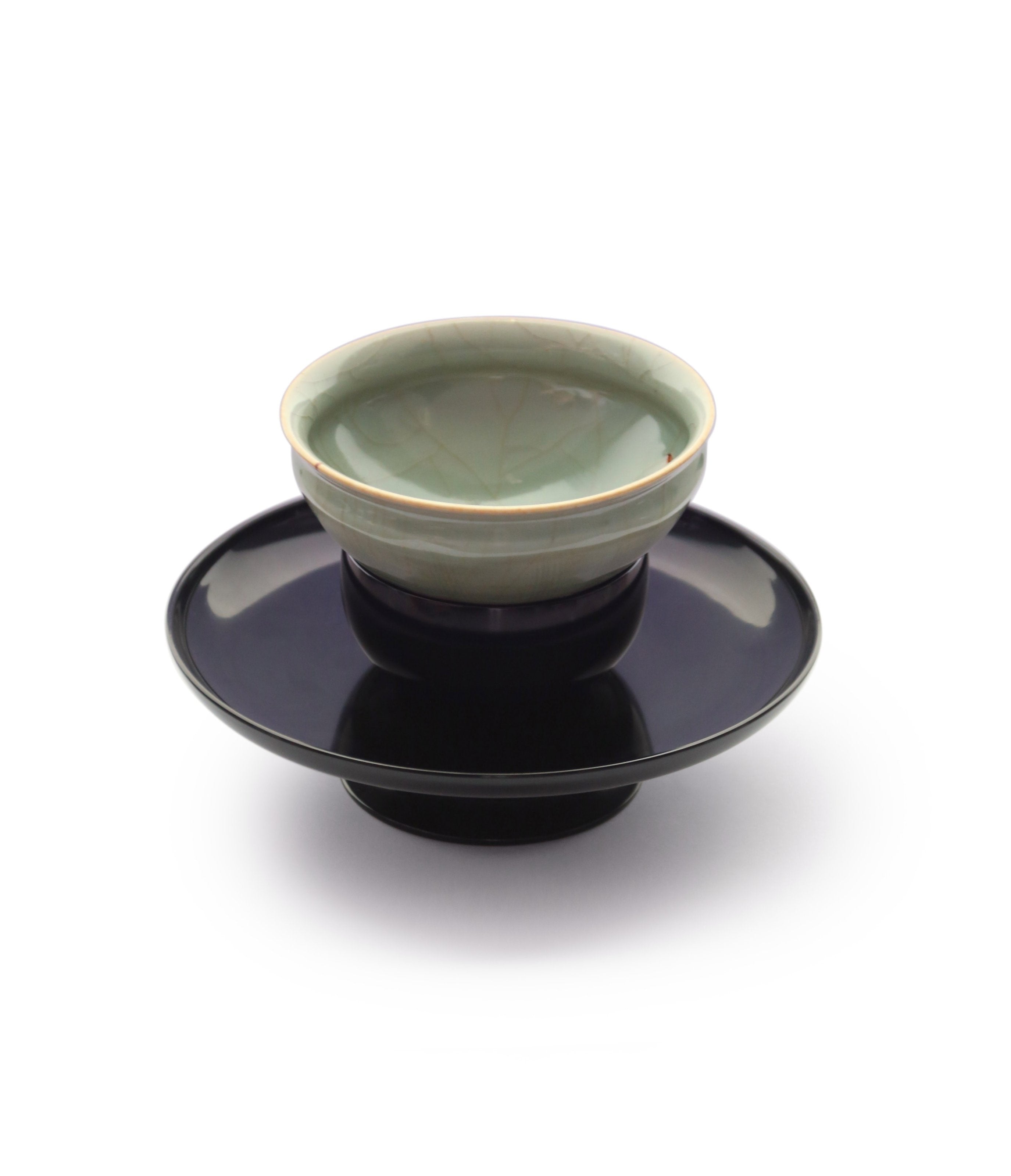 Song Longquan cup with constricted mouth