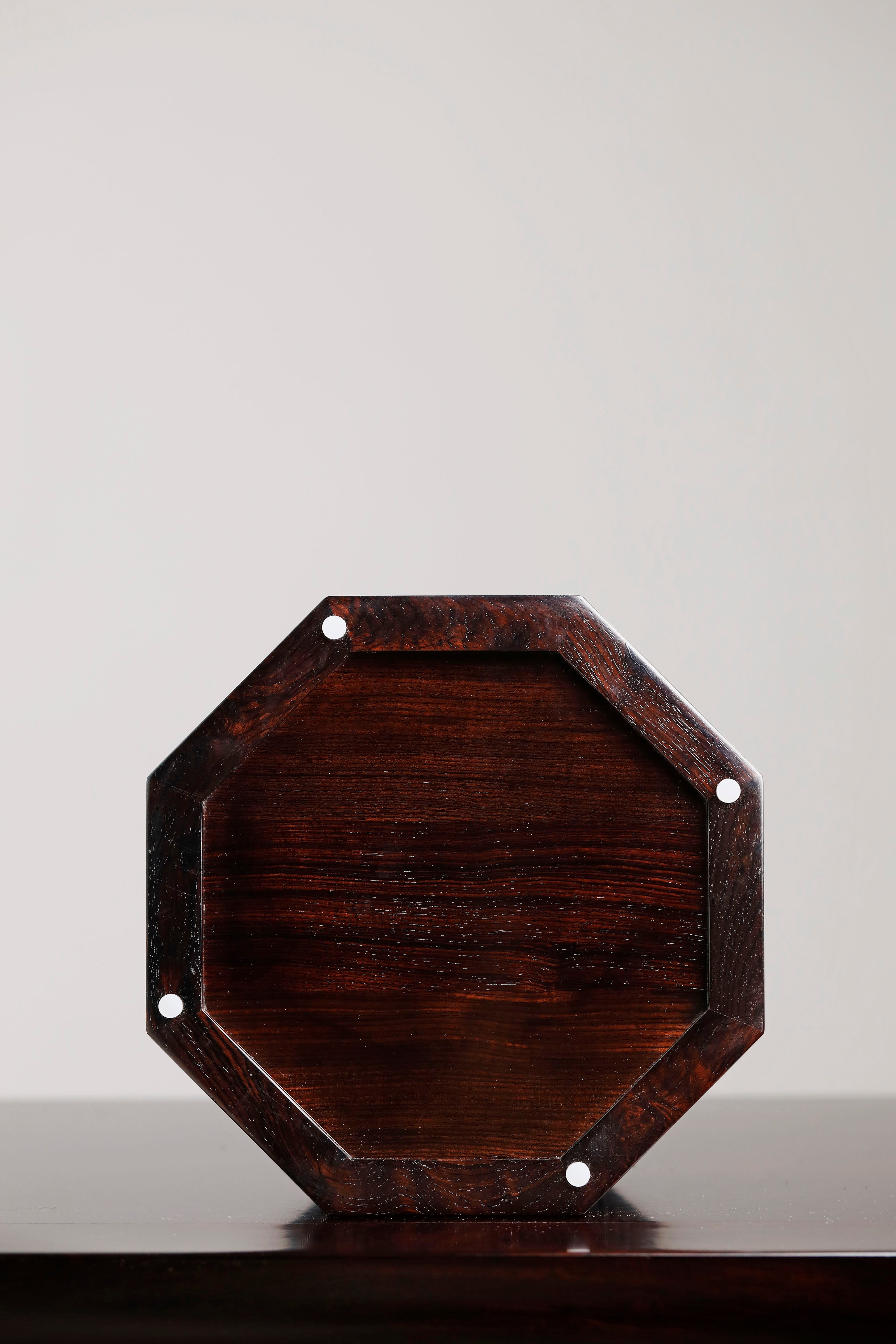 Purple sandalwood openwork octagonal carrying box