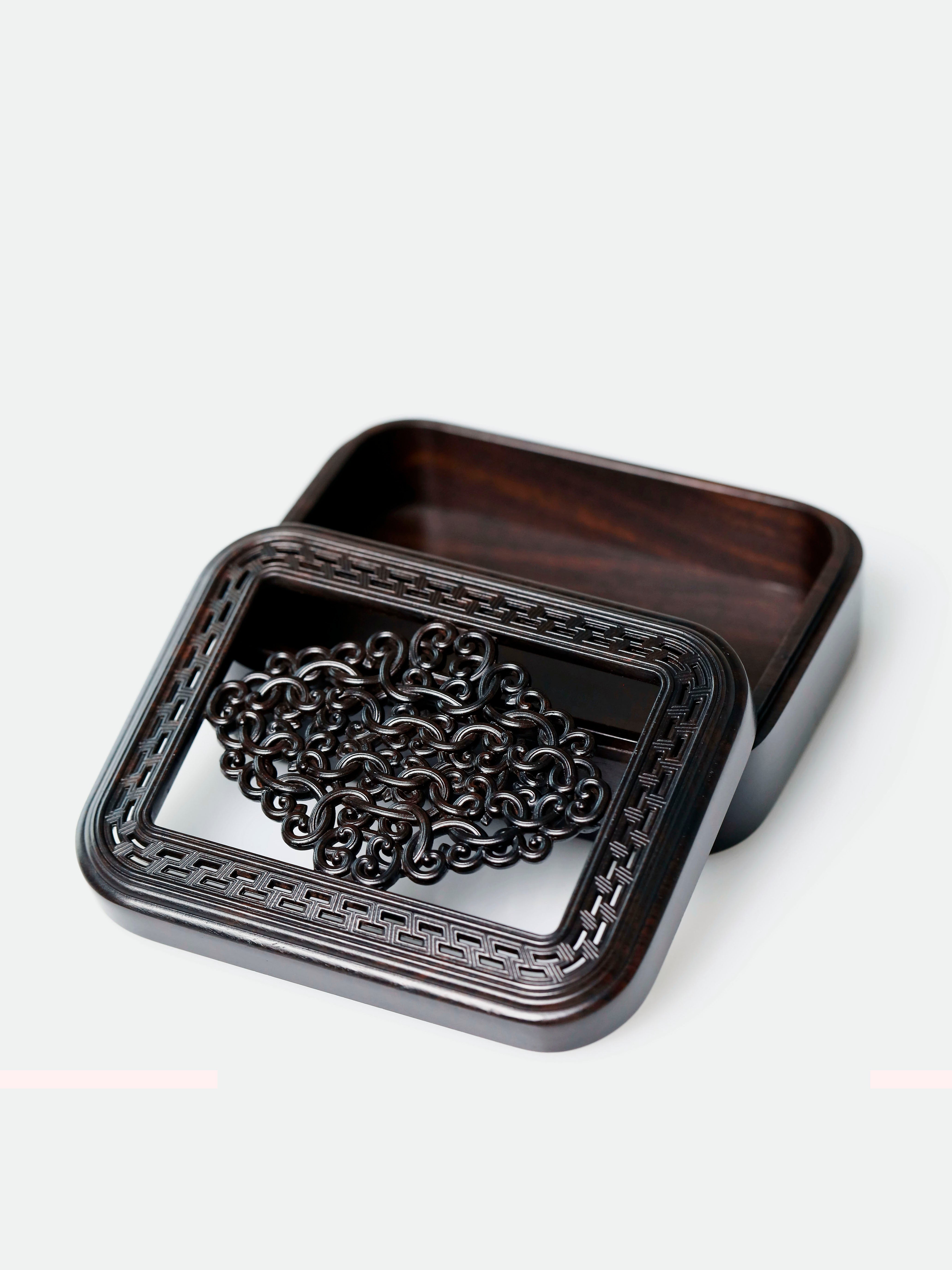 Openwork vine incense box
