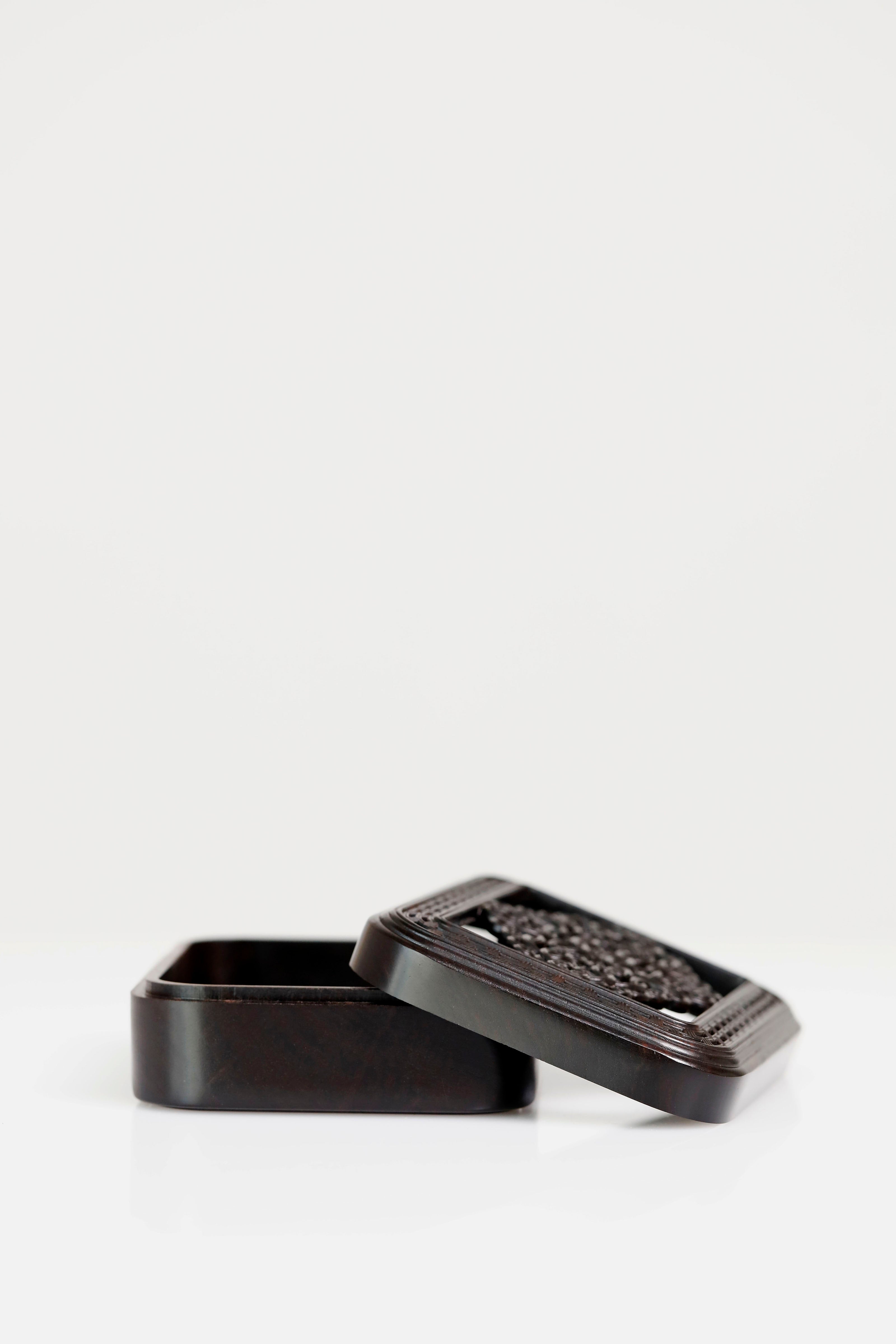 Openwork vine incense box