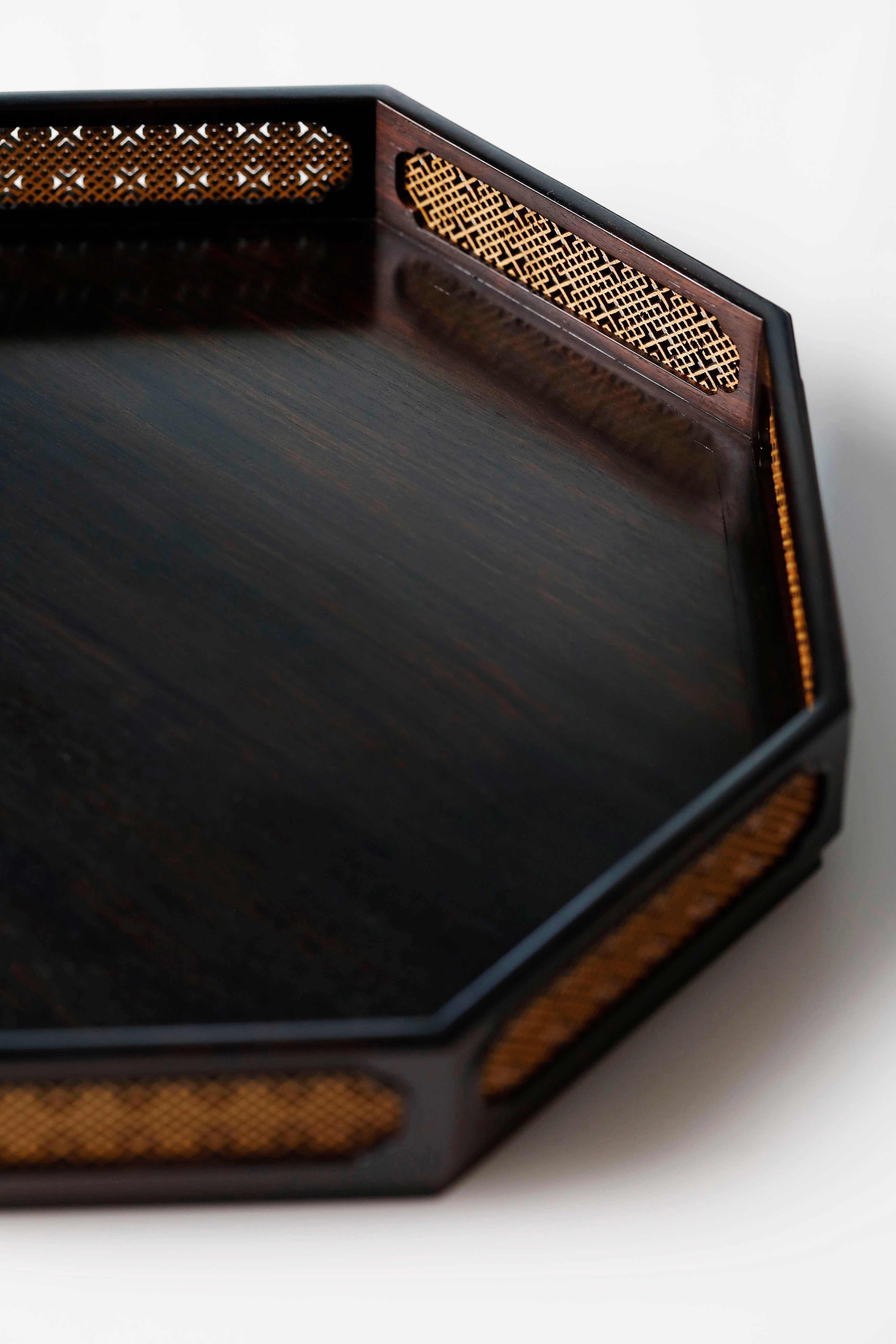 Purple sandalwood inlaid with boxwood woven window lattice pattern octagonal tea tray