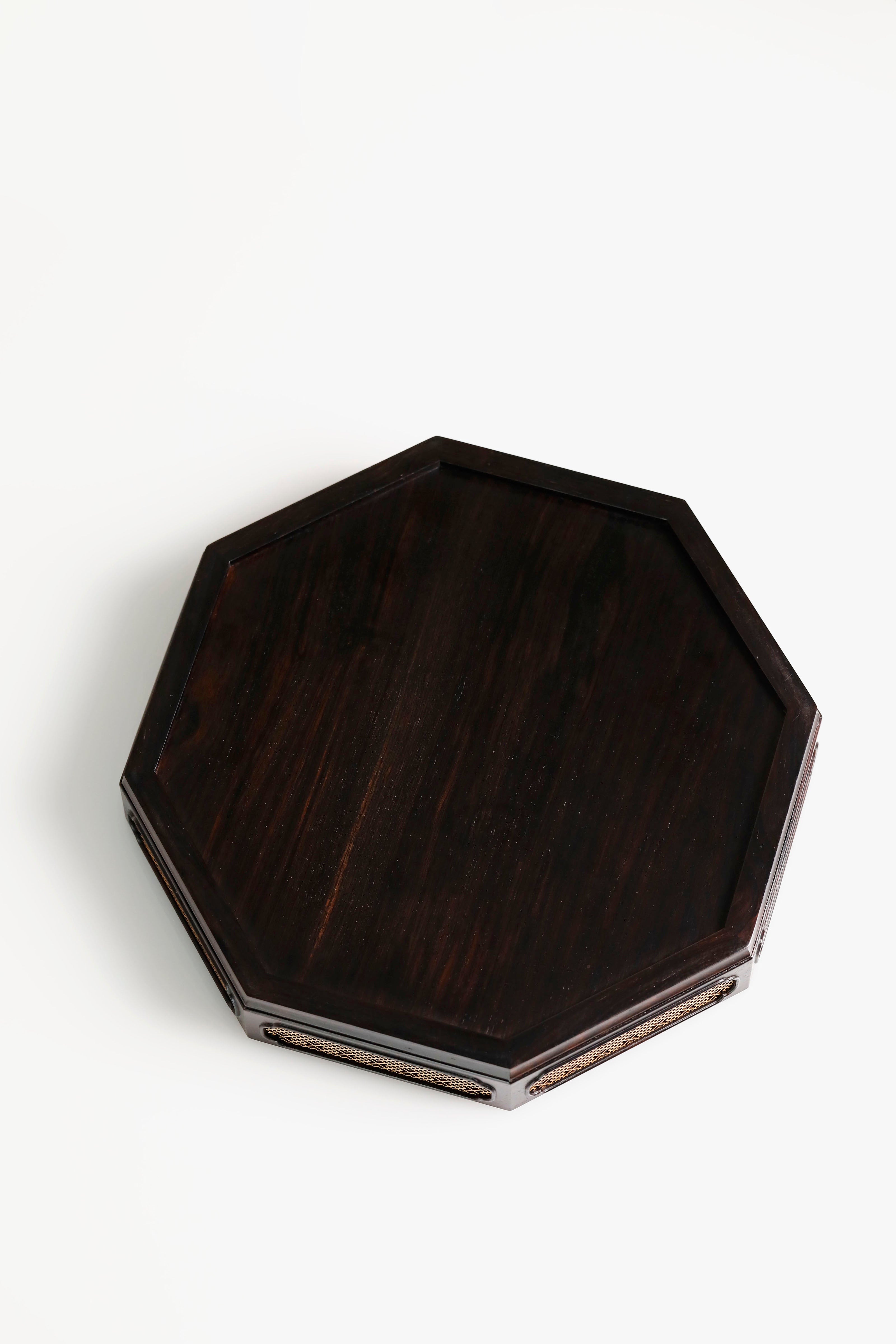 Purple sandalwood inlaid with boxwood woven window lattice pattern octagonal tea tray