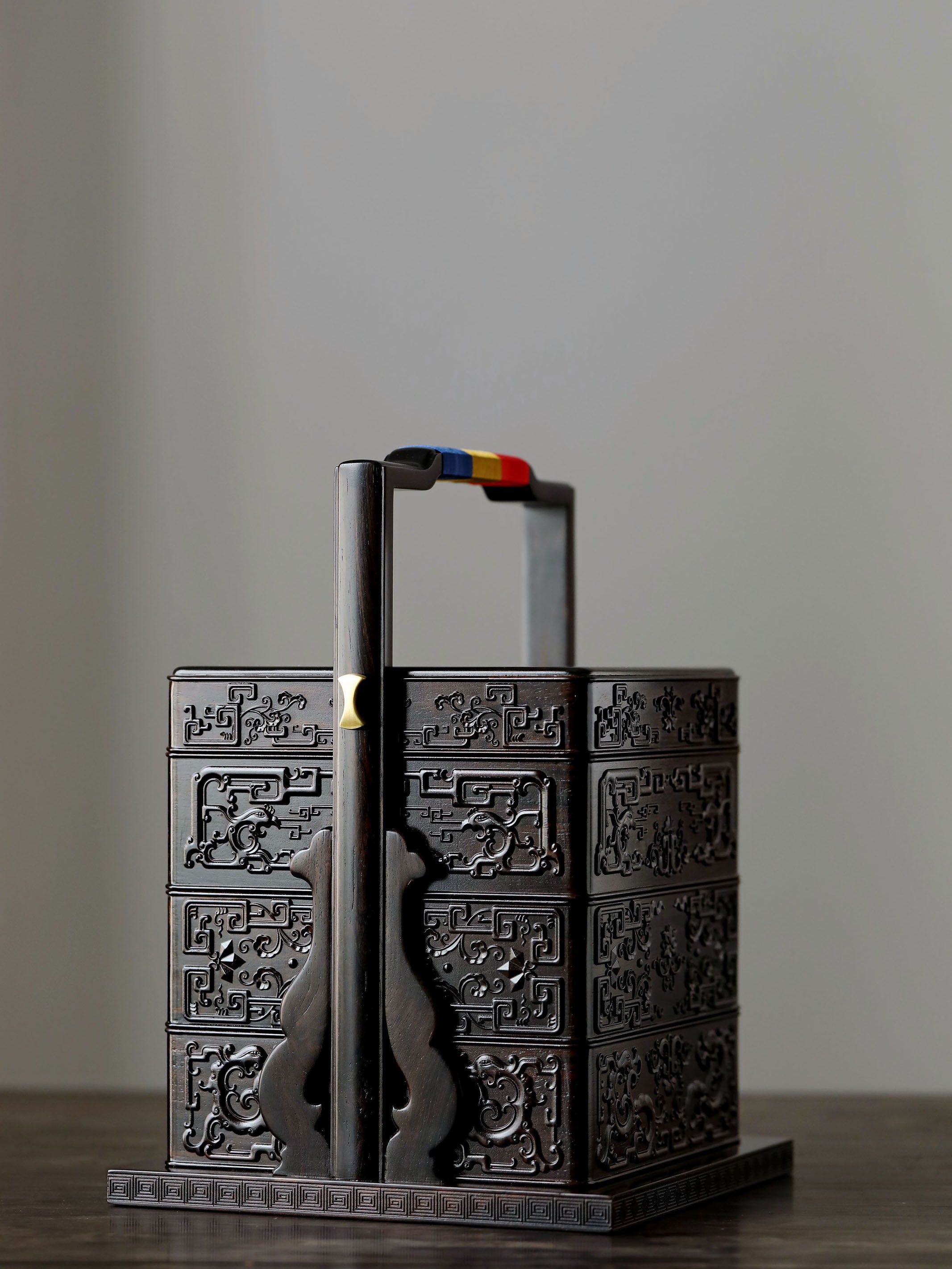 Purple sandalwood square box inlaid with mother-of-pearl and ruyi and lingzhi fungus