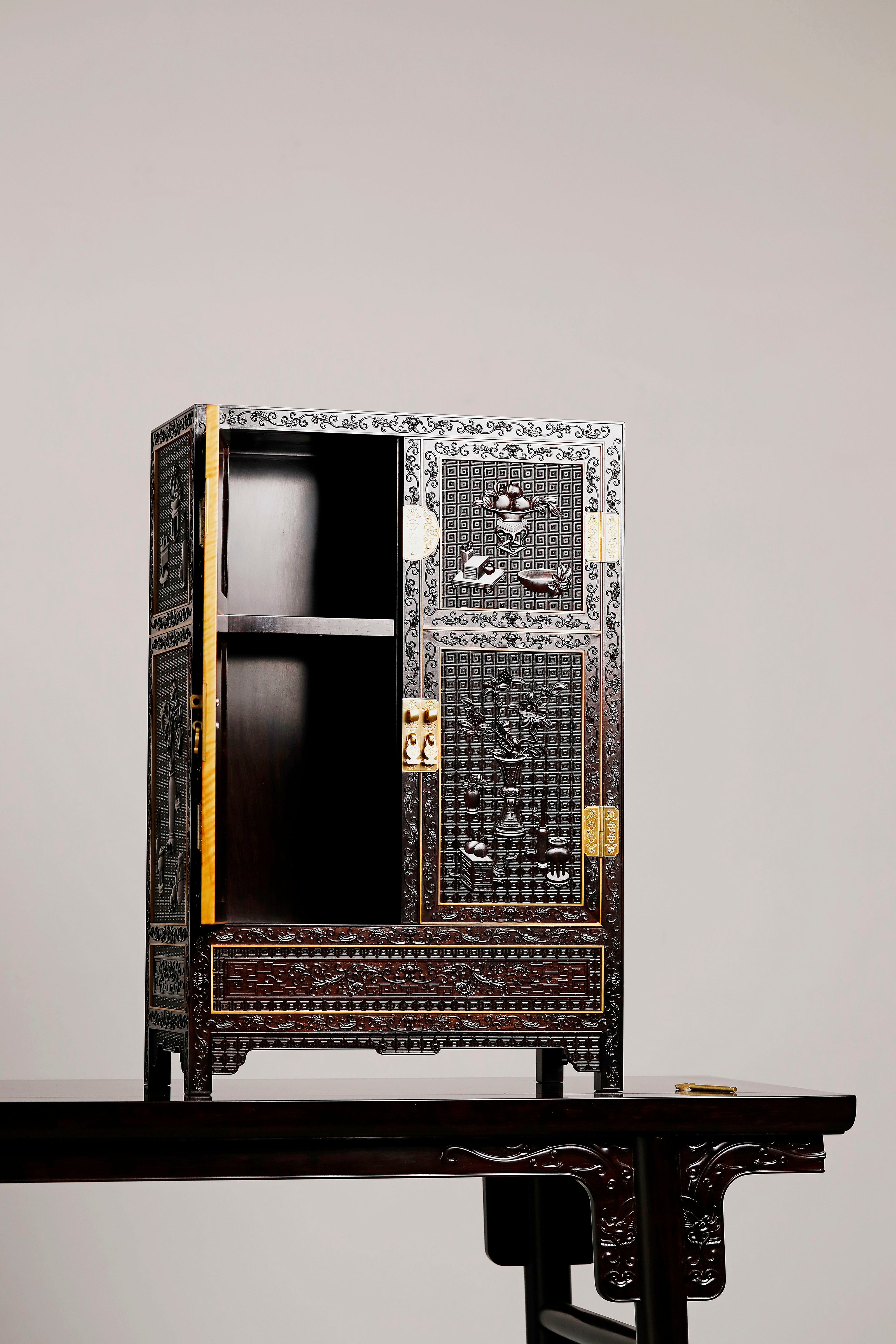 Small-leaf rosewood/Zambian rosewood fully carved antique pattern table and cabinet