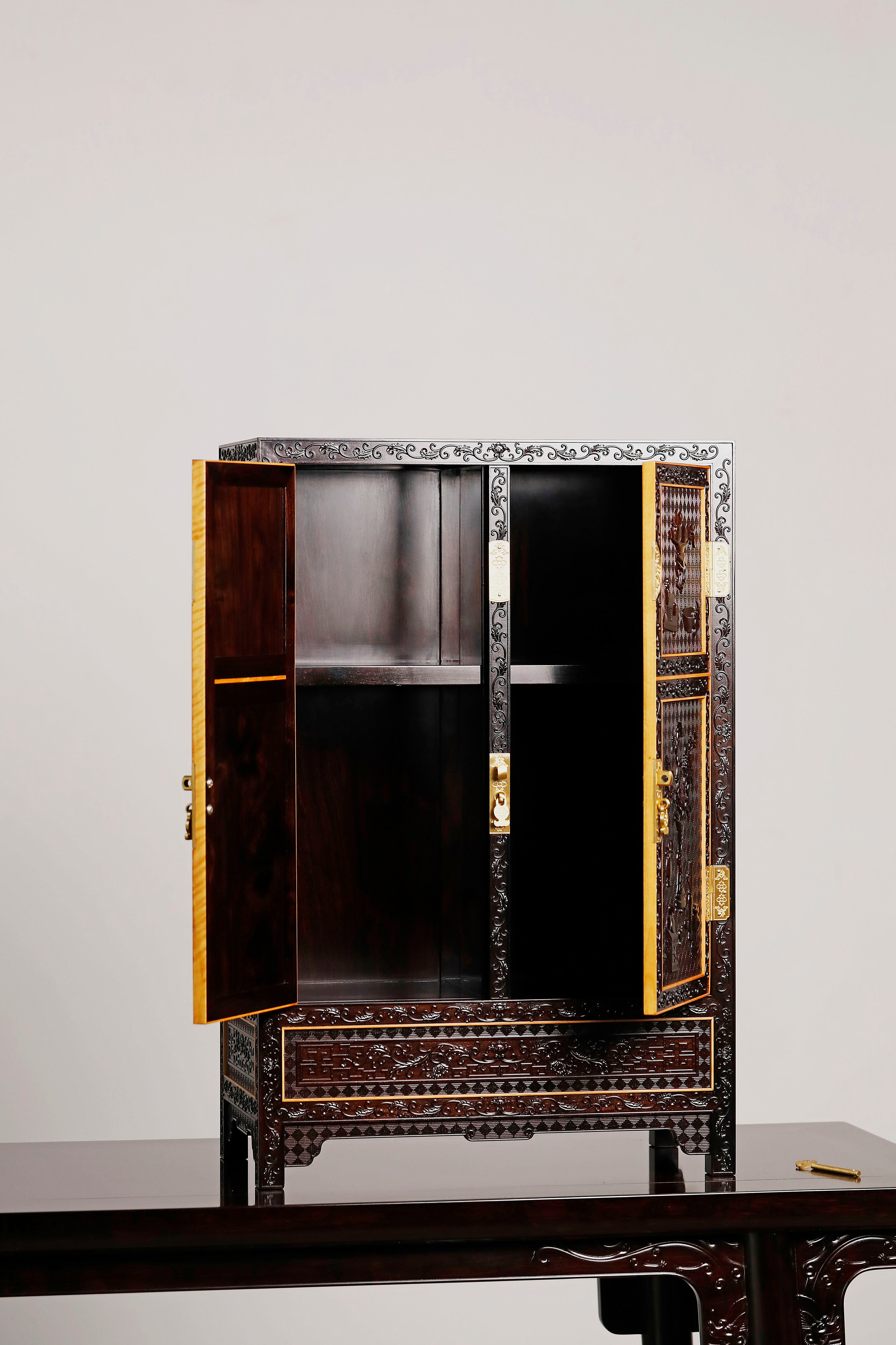 Small-leaf rosewood/Zambian rosewood fully carved antique pattern table and cabinet