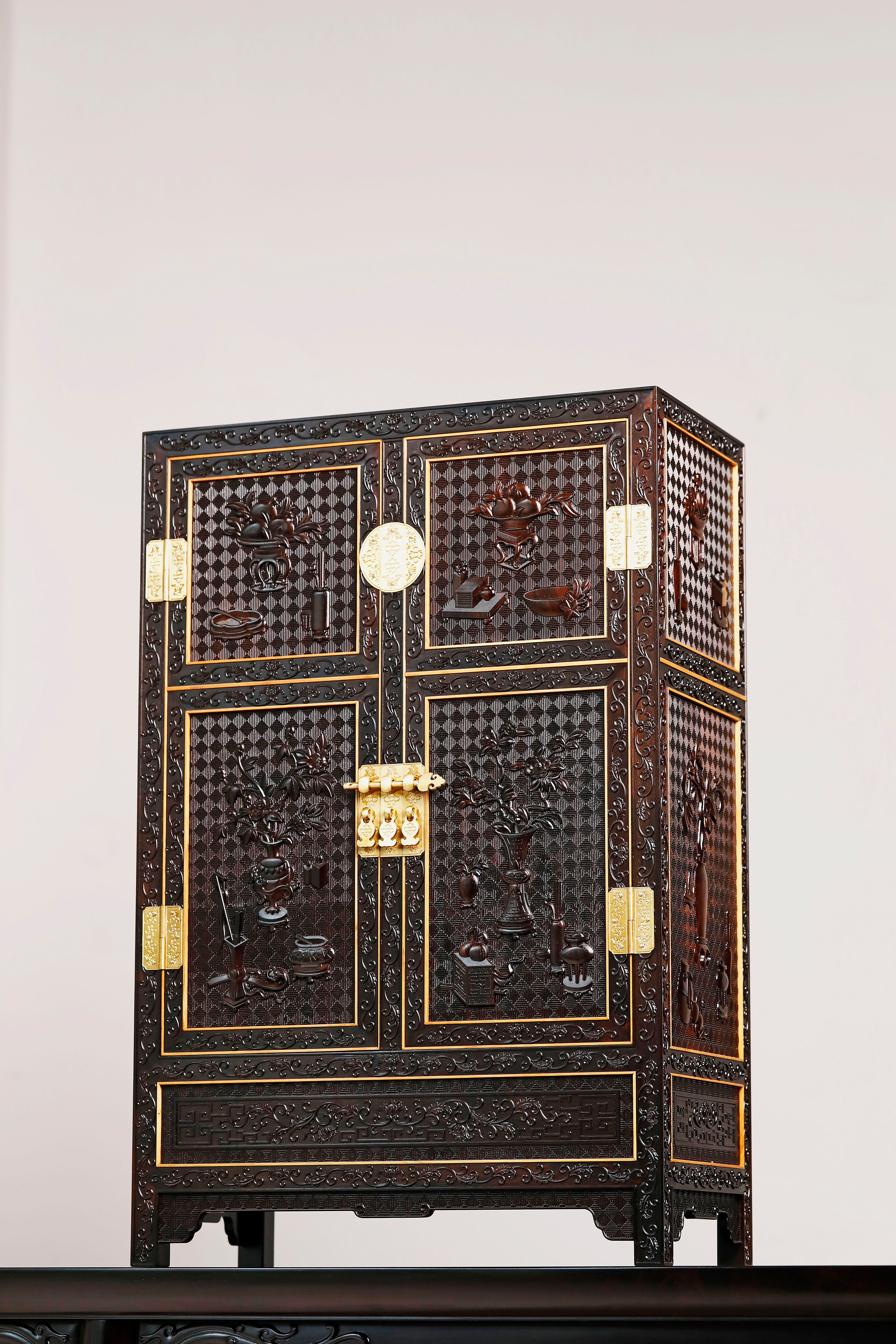 Small-leaf rosewood/Zambian rosewood fully carved antique pattern table and cabinet