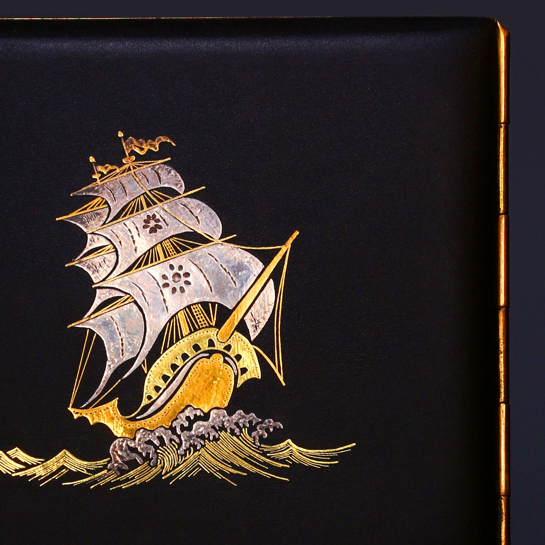 Iron-cut gold "Full Load Return" cigarette box