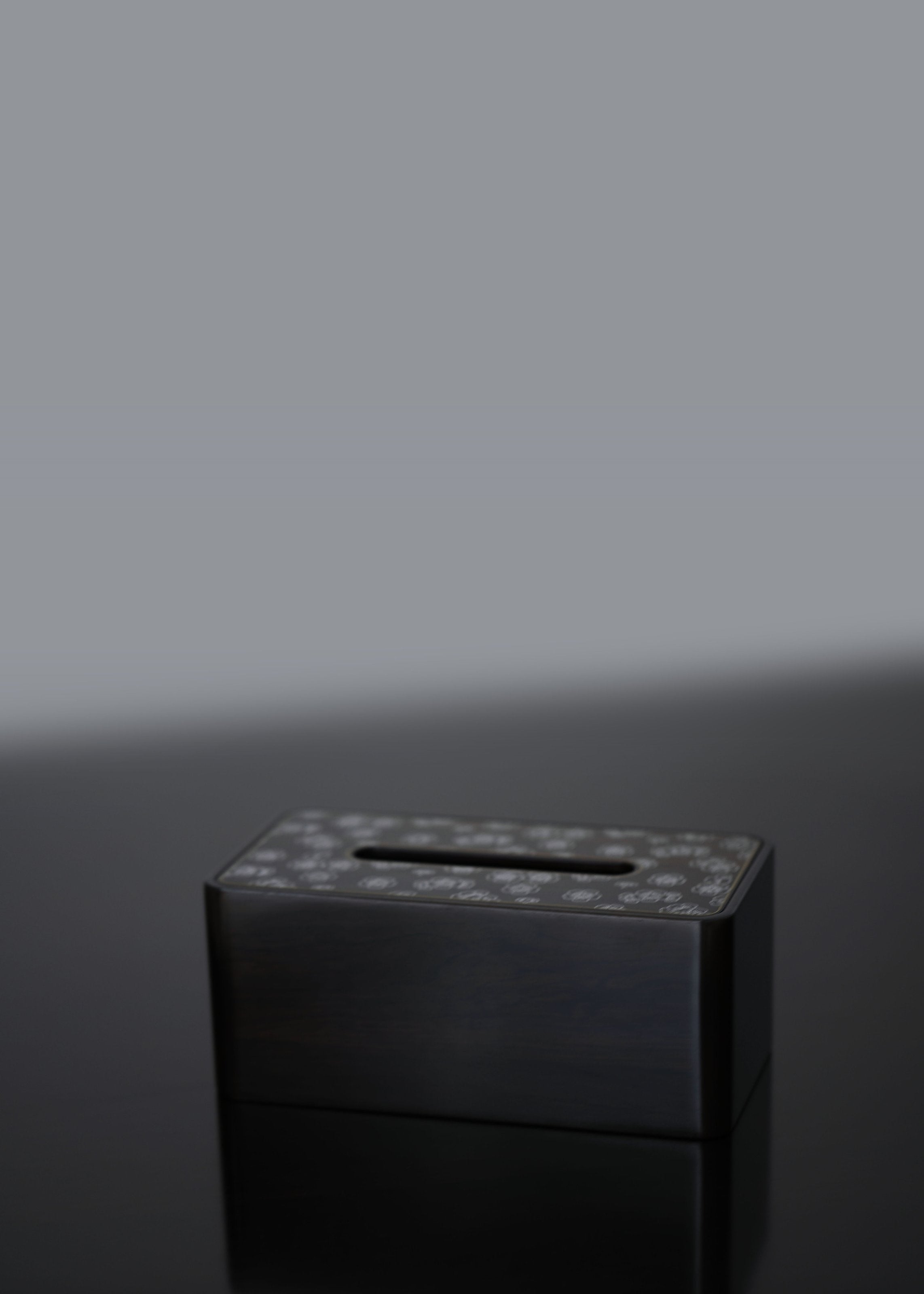 Plum blossom pattern/swastika pattern/snowflake pattern purple sandalwood tissue box