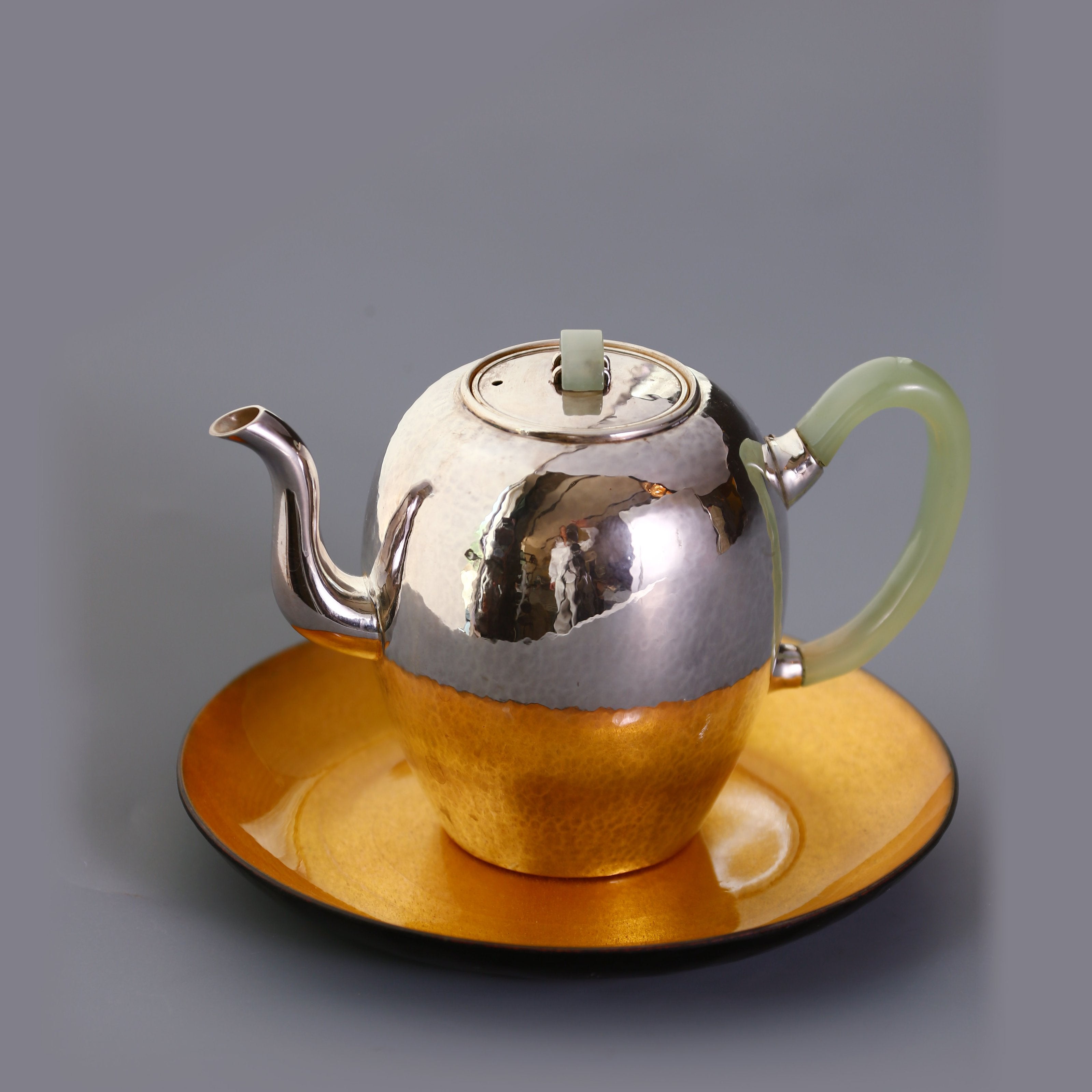 Beauty Shoulder Sterling Silver Teapot with Seven Treasures Tray