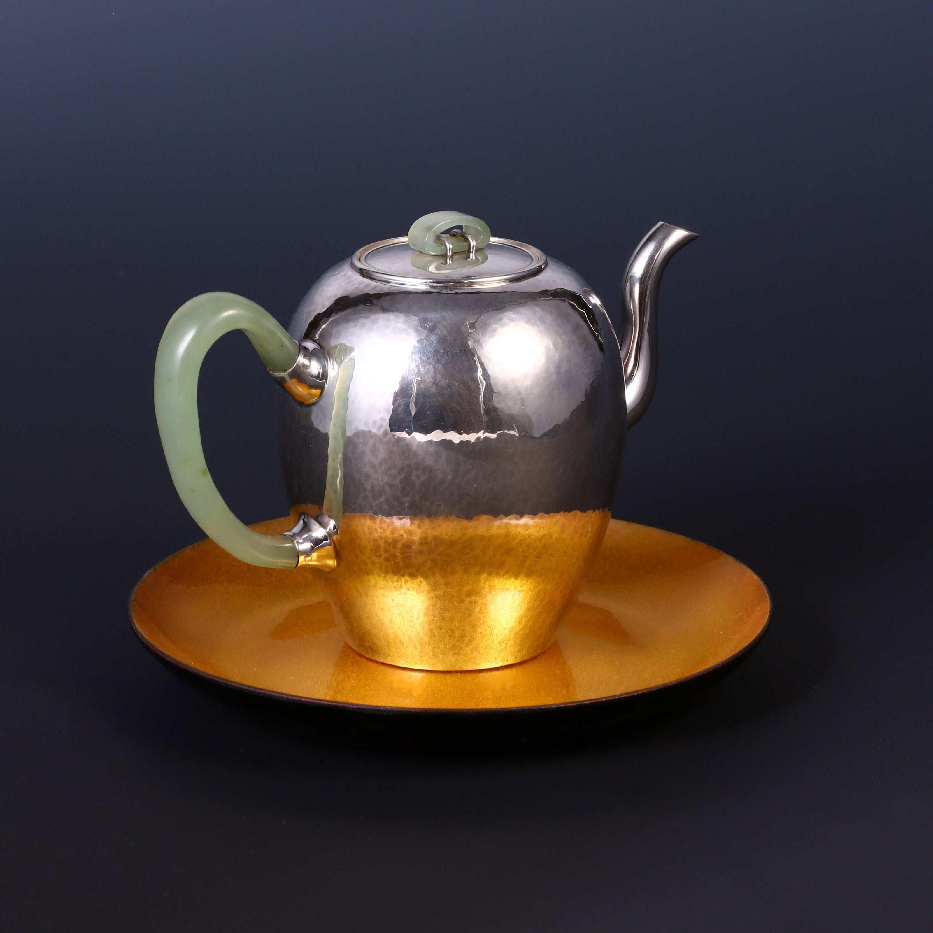 Beauty Shoulder Sterling Silver Teapot with Seven Treasures Tray