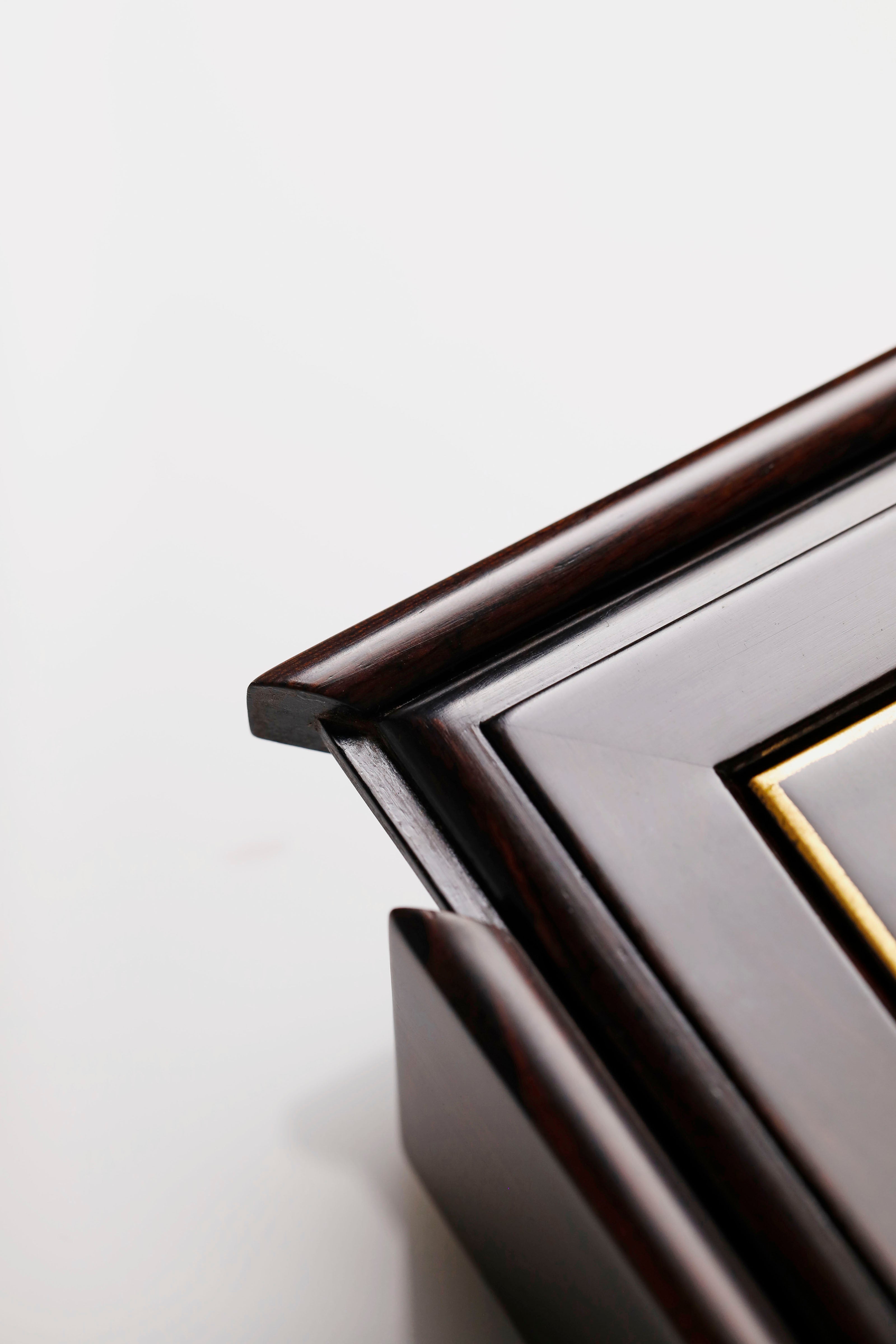 Purple sandalwood tea box with gold-painted "Watching the Tide" design