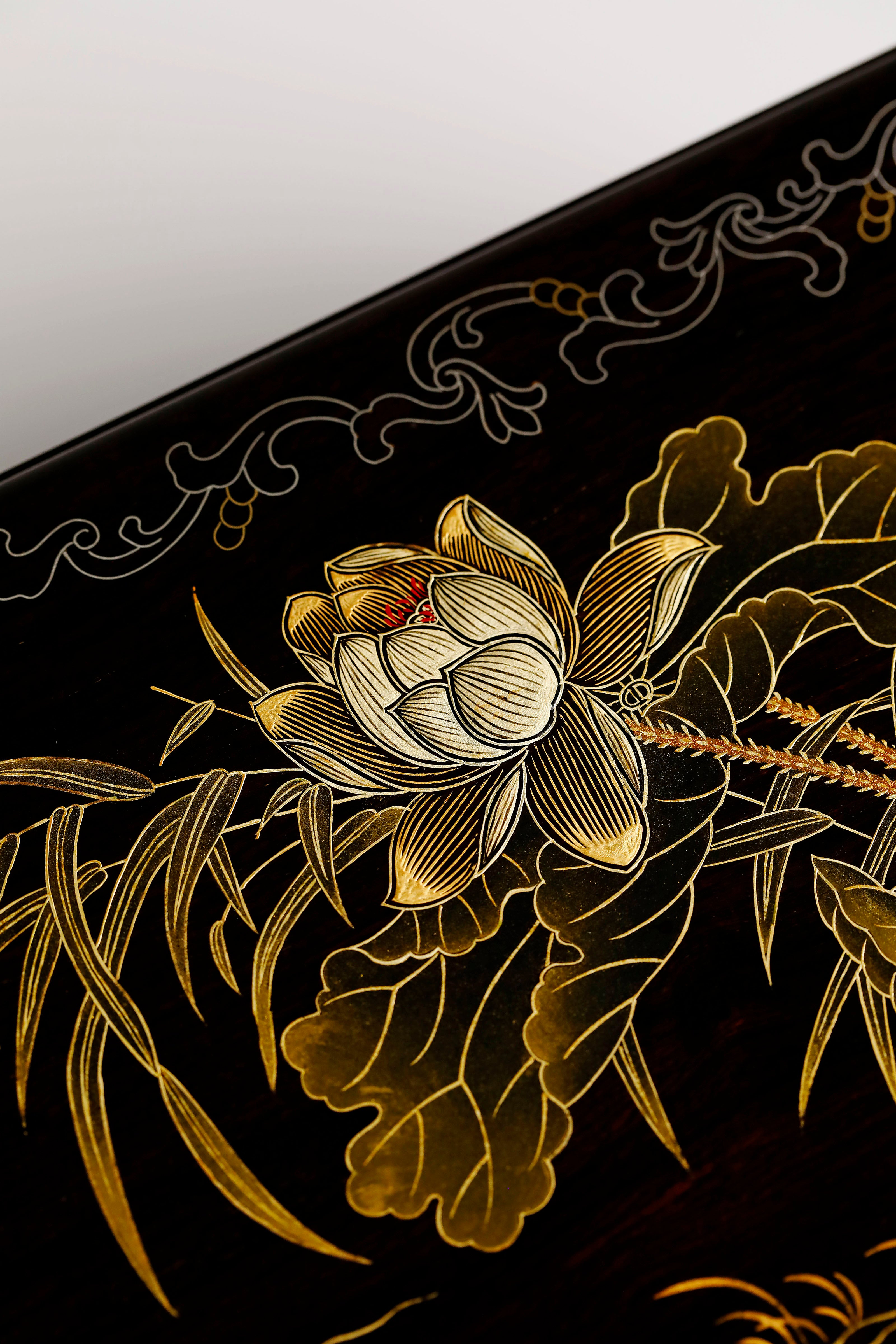 Purple sandalwood box with mandarin ducks playing in water / antique motif and gold trim