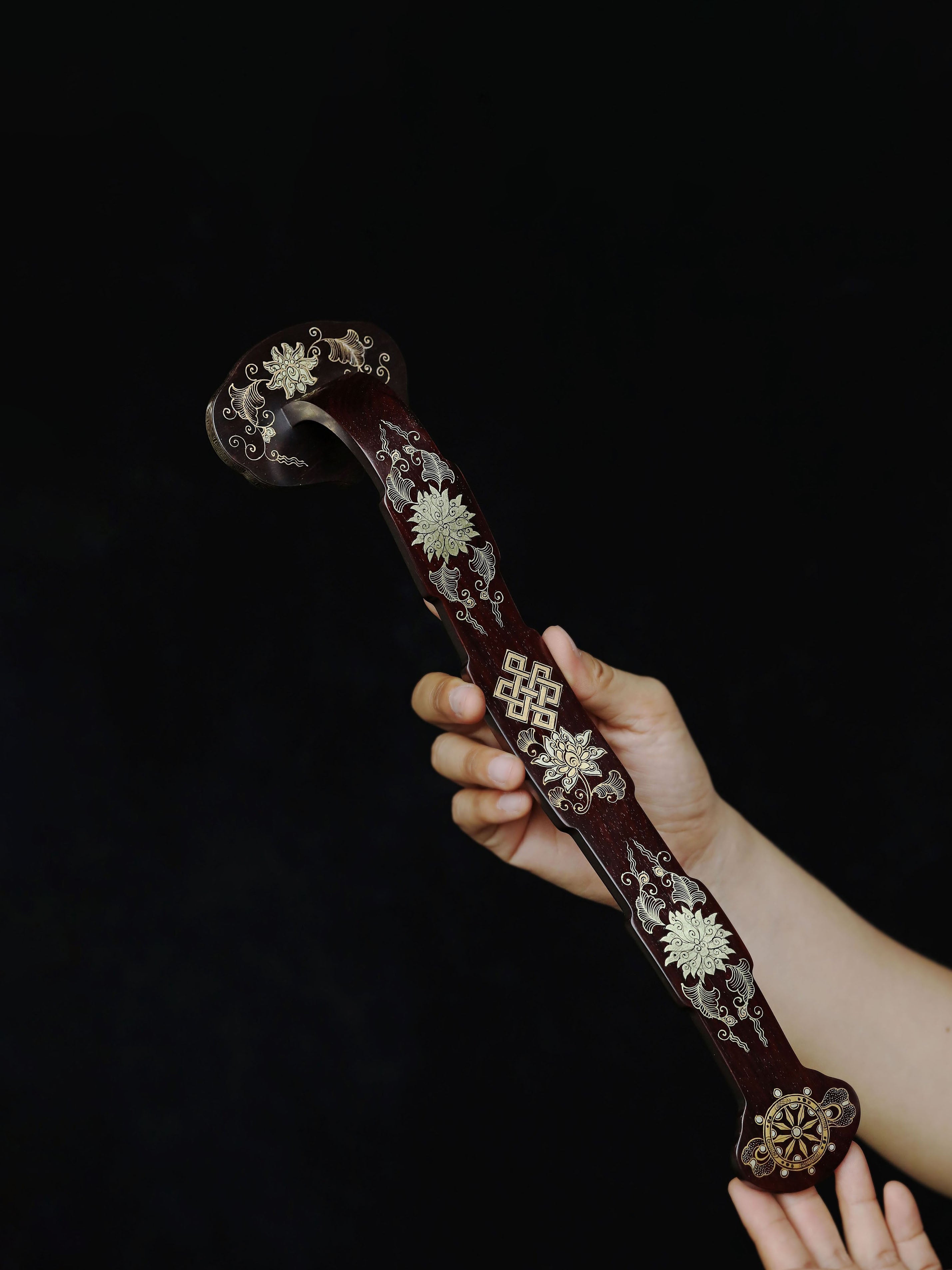 Small-leaf sandalwood inlaid with genuine gold Ruyi