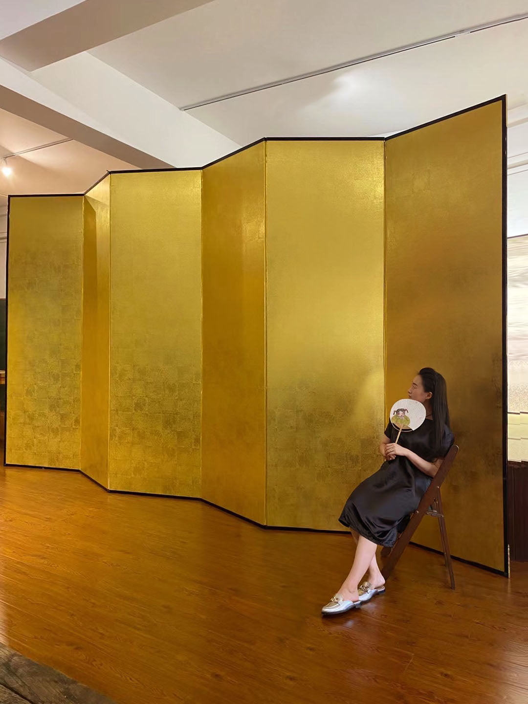 Gold-leaf screen