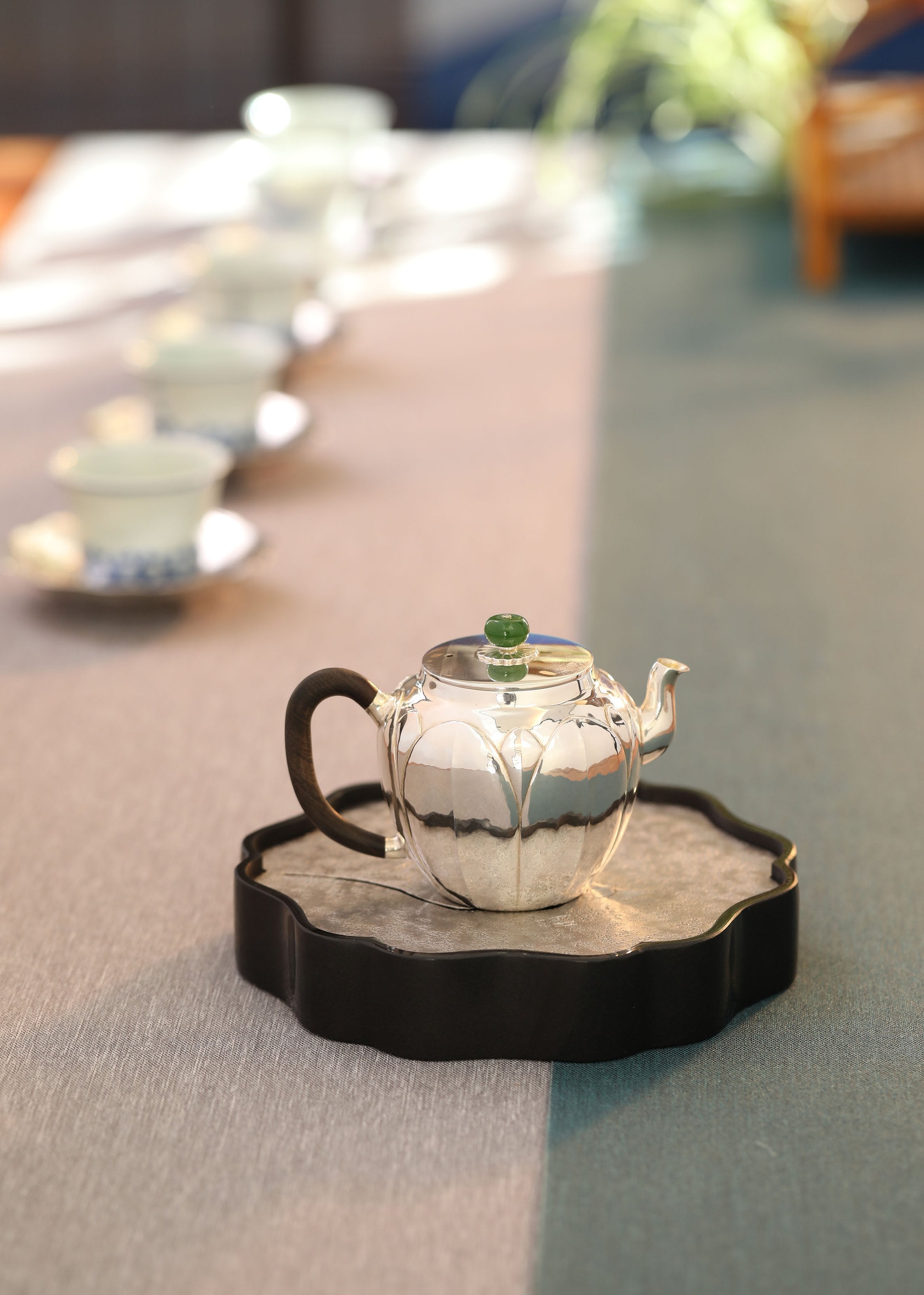 Flat-covered flower buds