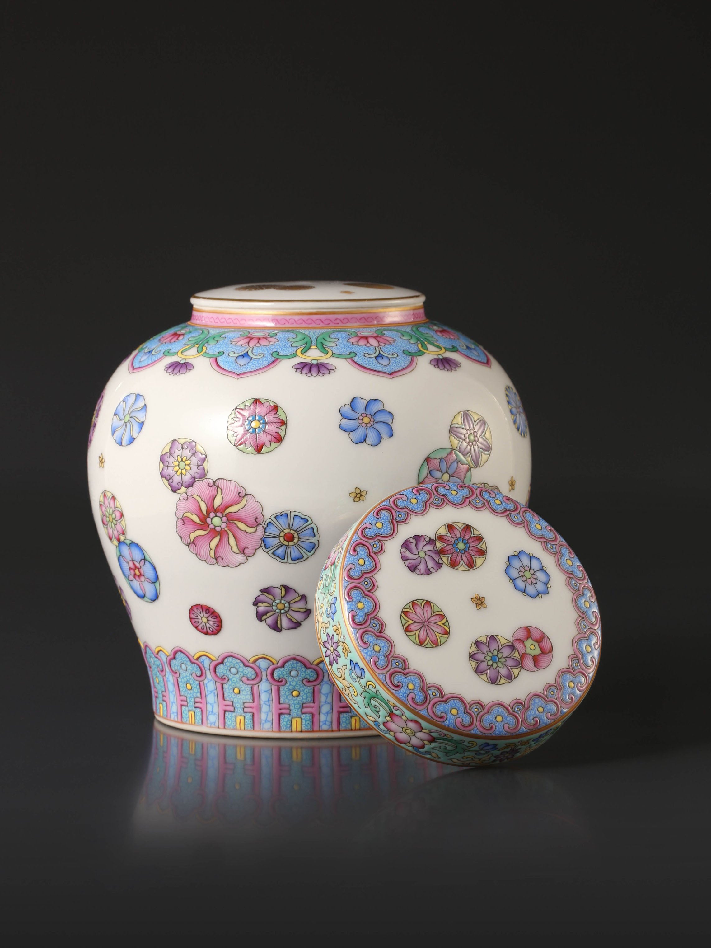 Ball Flower Pastel Tea Canister