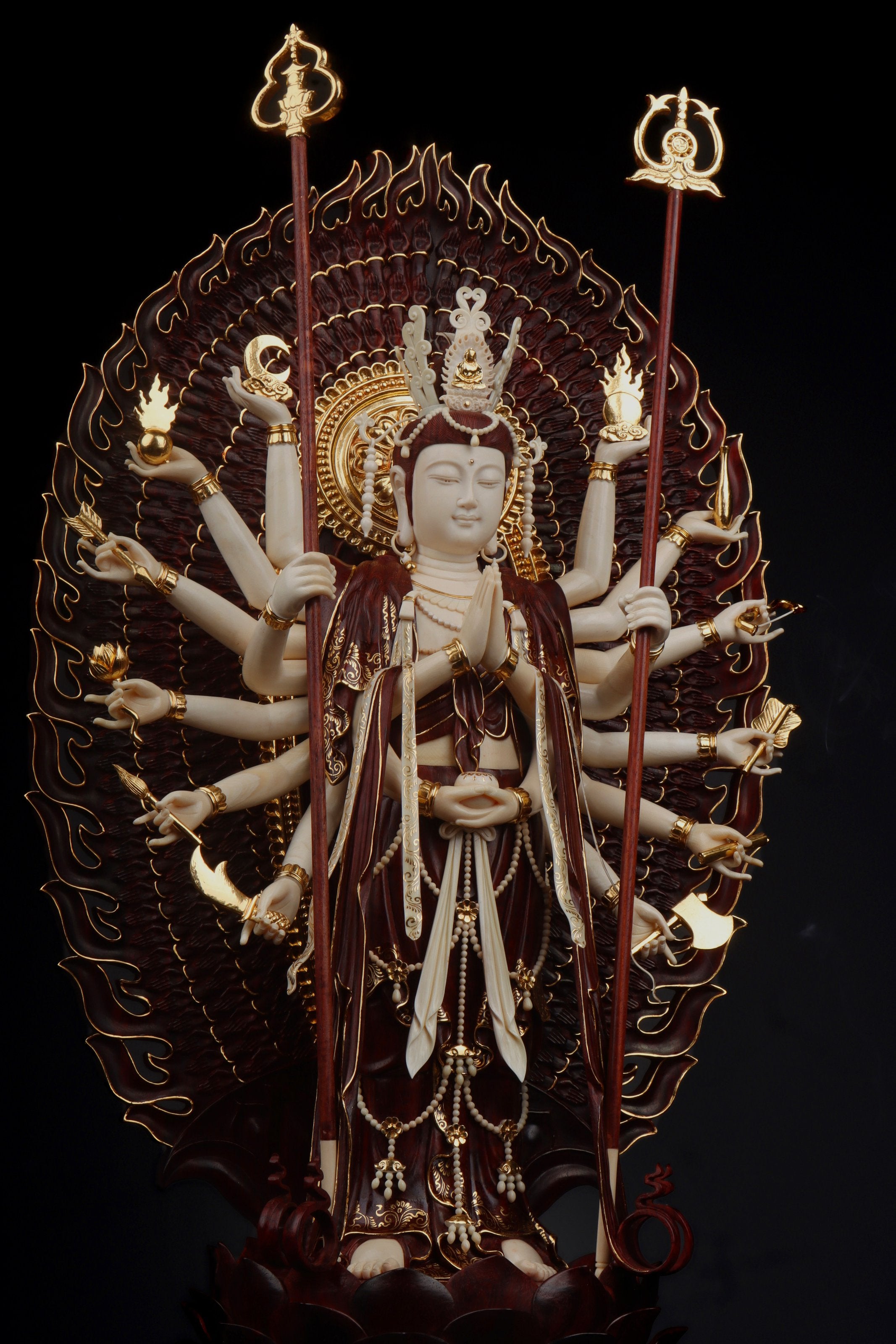 Thousand-Handed and Thousand-Eyed Guanyin Bodhisattva