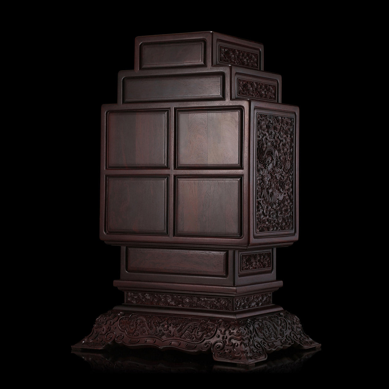 Small-leaf sandalwood Qianlong cloud and dragon cabinet