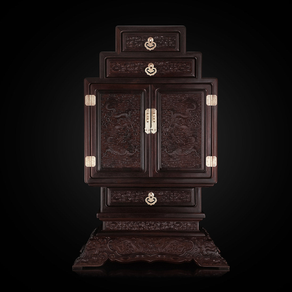 Small-leaf sandalwood Qianlong cloud and dragon cabinet
