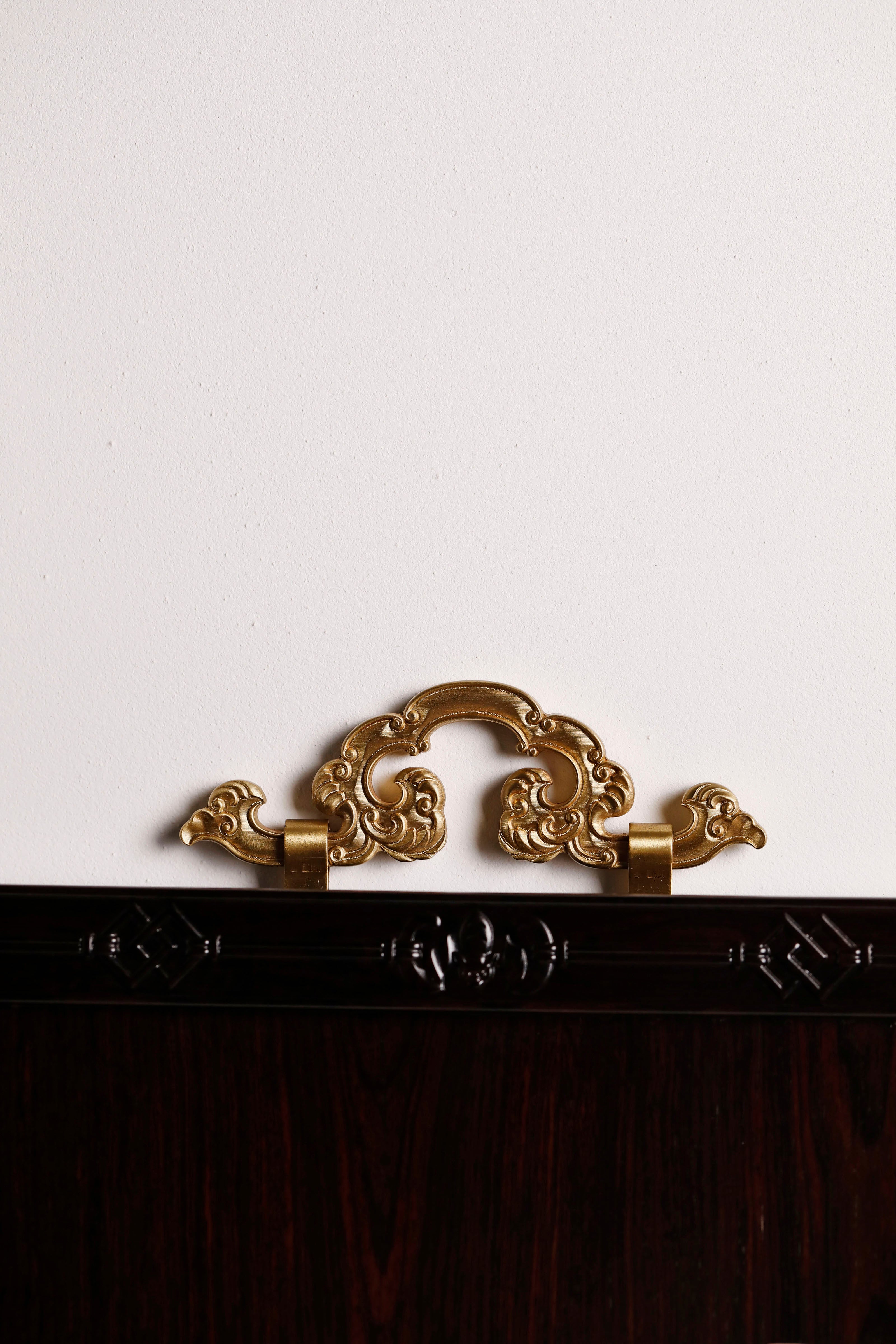 Purple sandalwood inlaid mother-of-pearl hanging screen depicting five sons passing the imperial examination