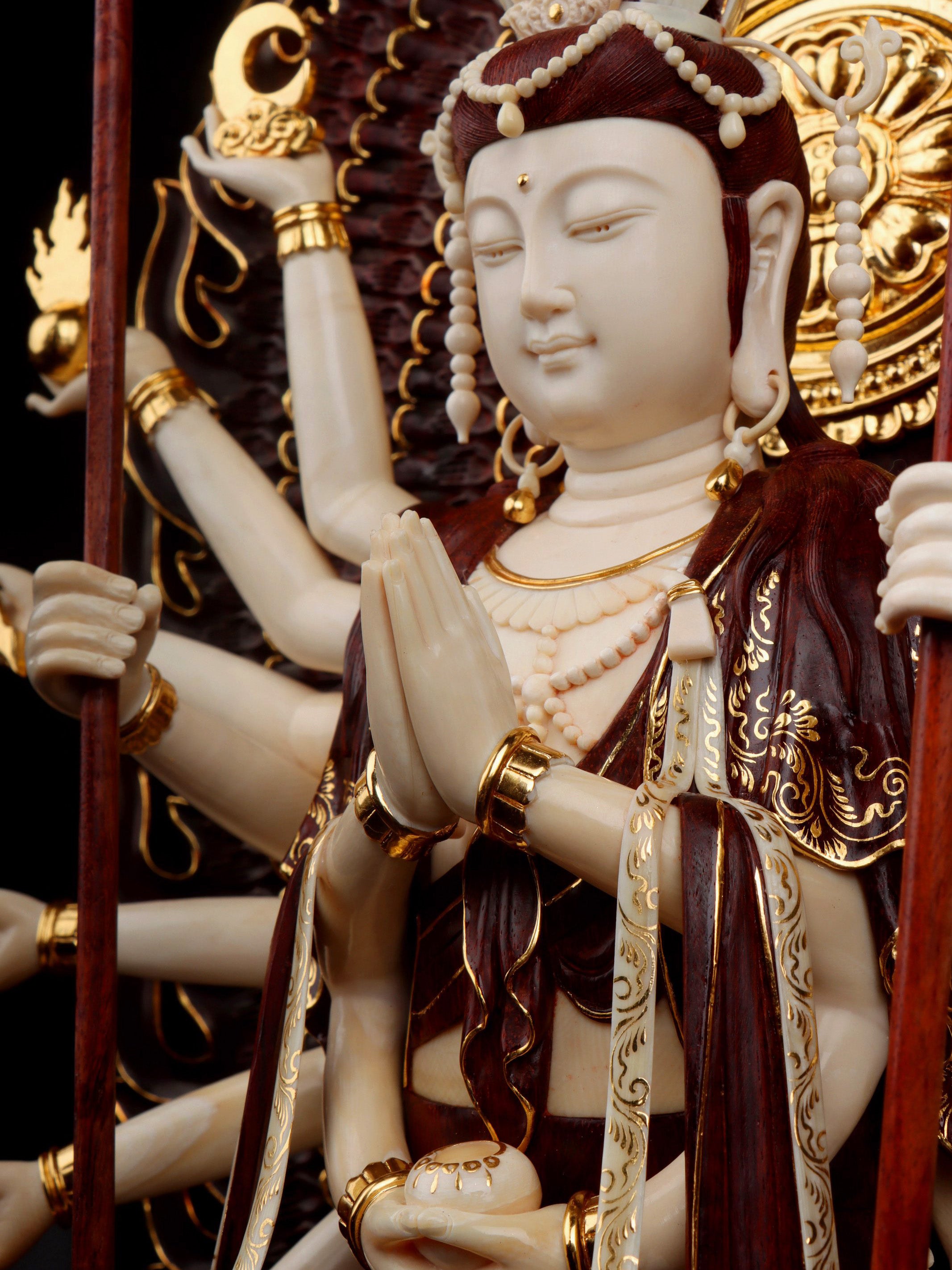 Thousand-Handed and Thousand-Eyed Guanyin Bodhisattva