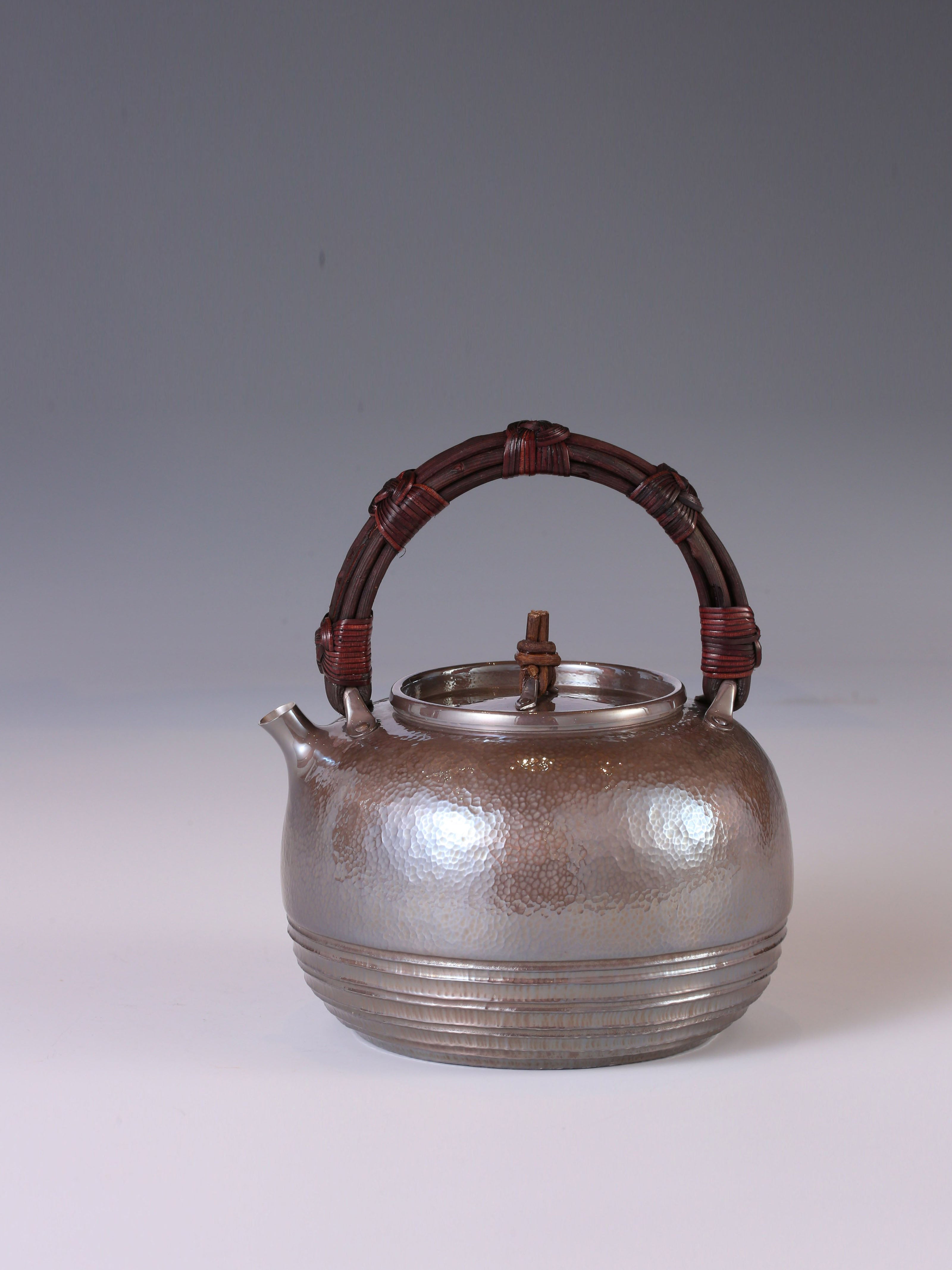 Ruoshui Ruyi Knot Silver Pot