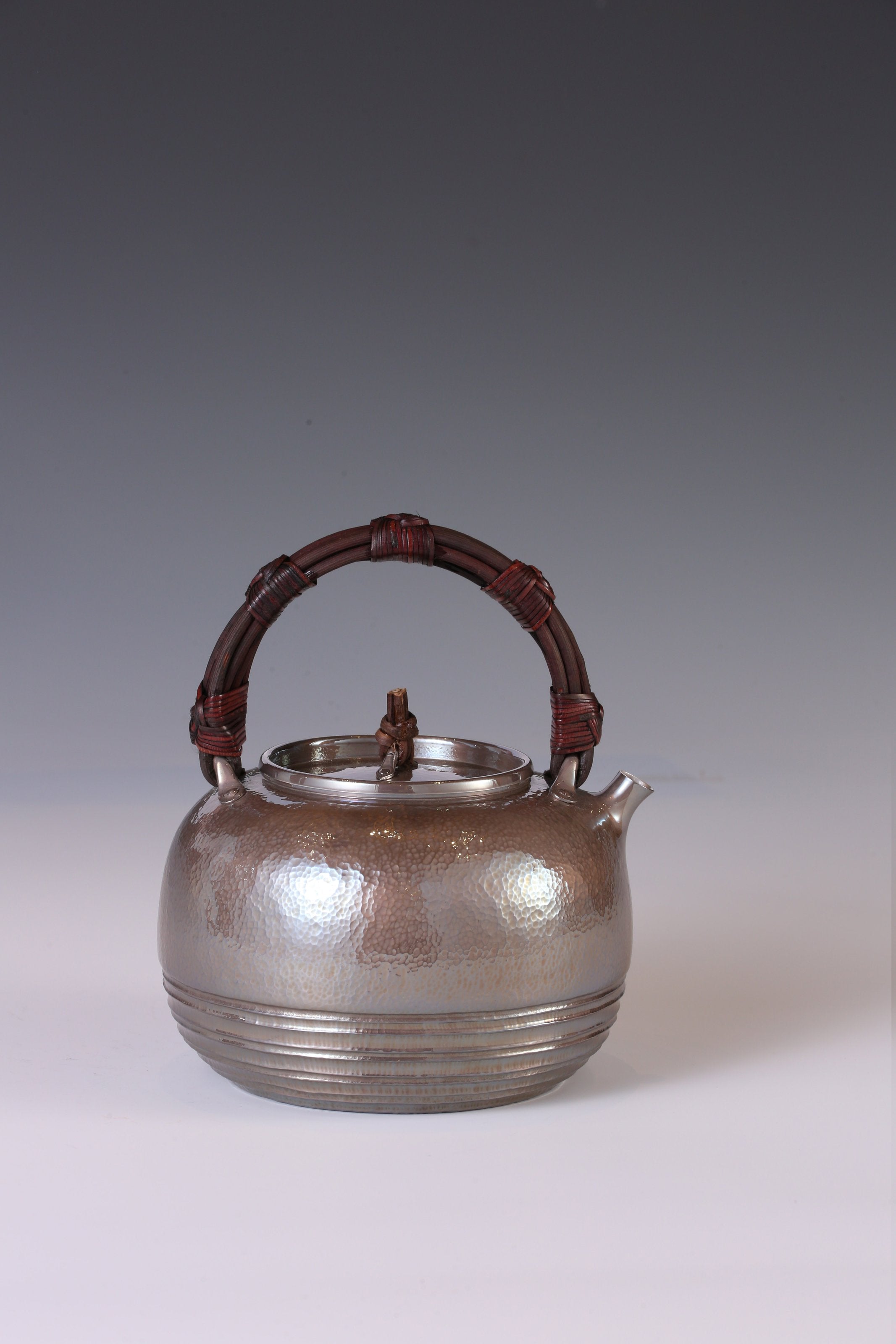 Ruoshui Ruyi Knot Silver Pot