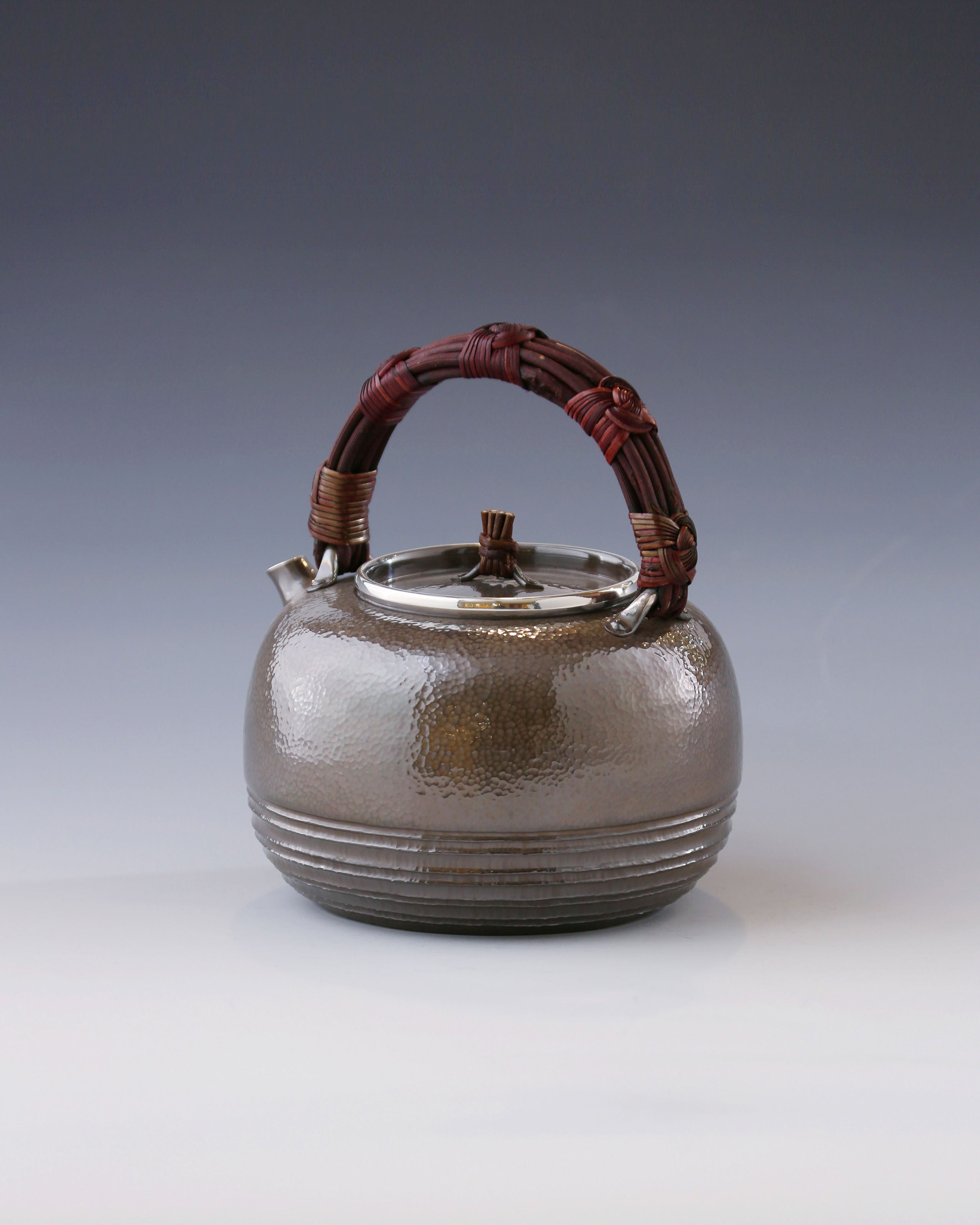 Ruoshui Ruyi Knot Silver Pot