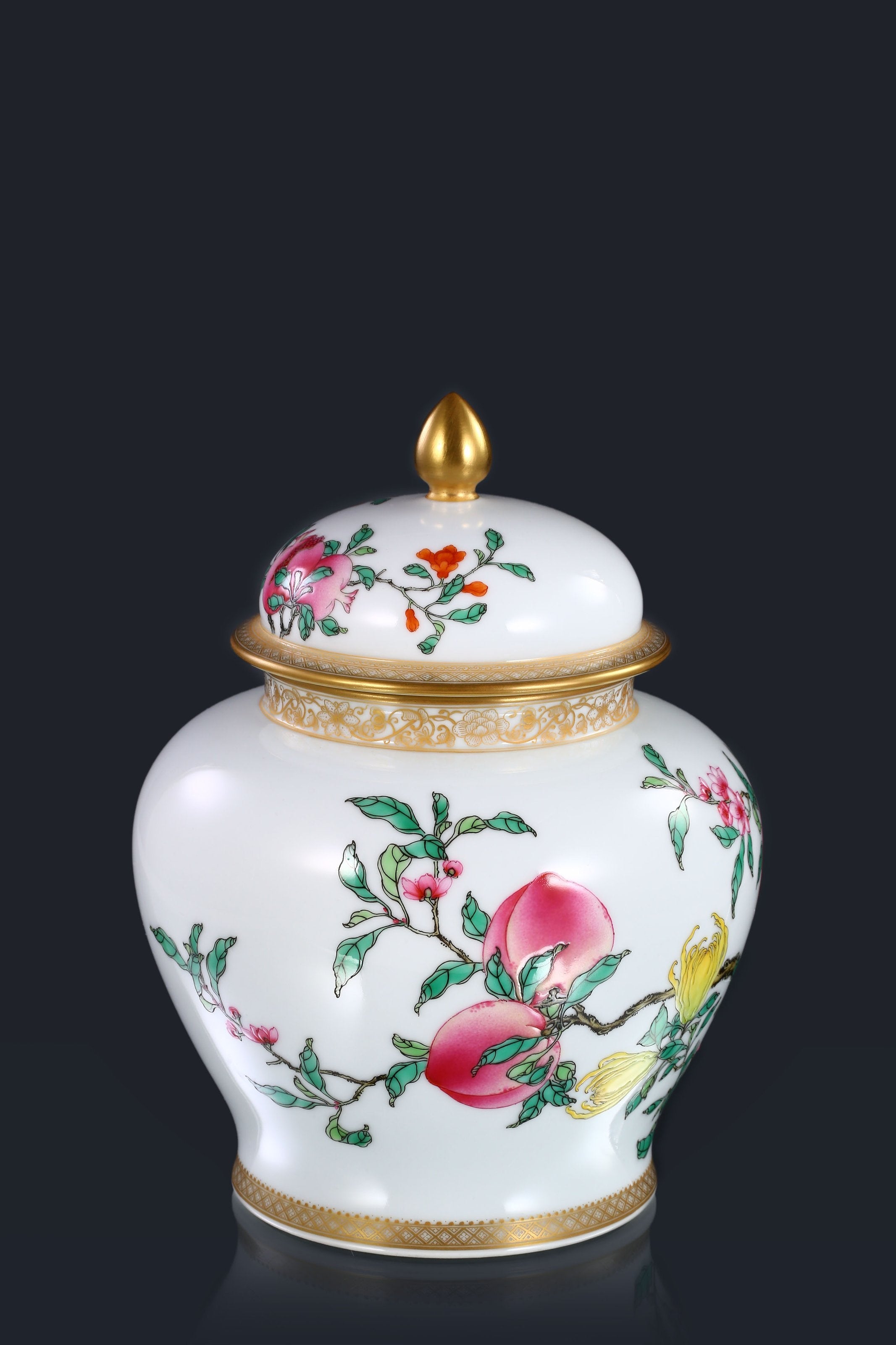 Three-color famille rose general jar tea canister