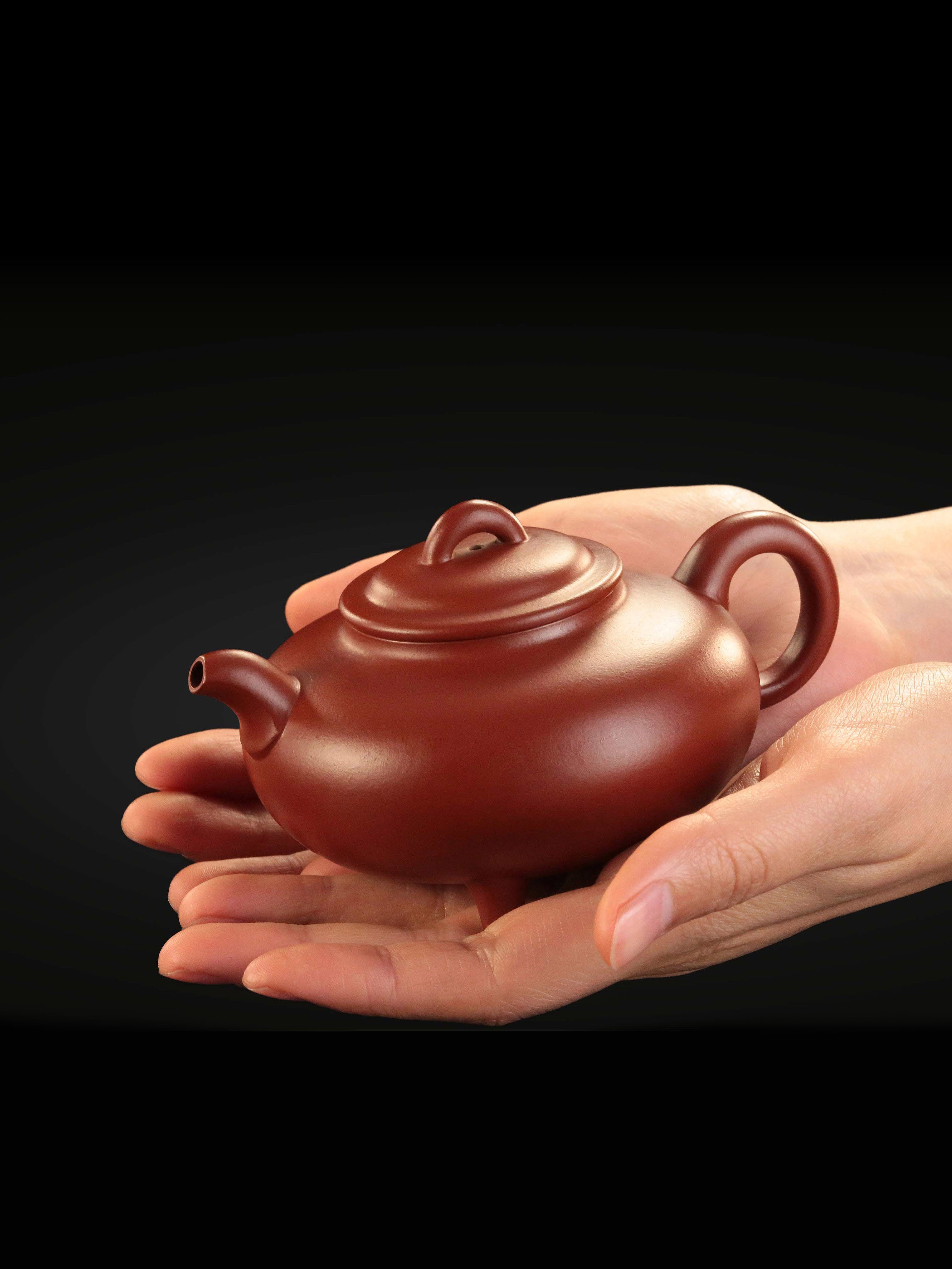 Three-legged short tripod pot