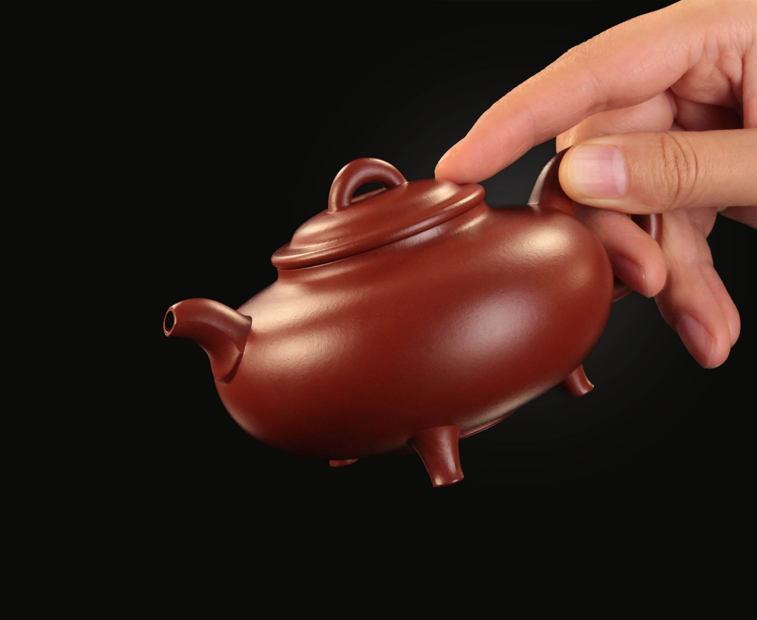 Three-legged short tripod pot