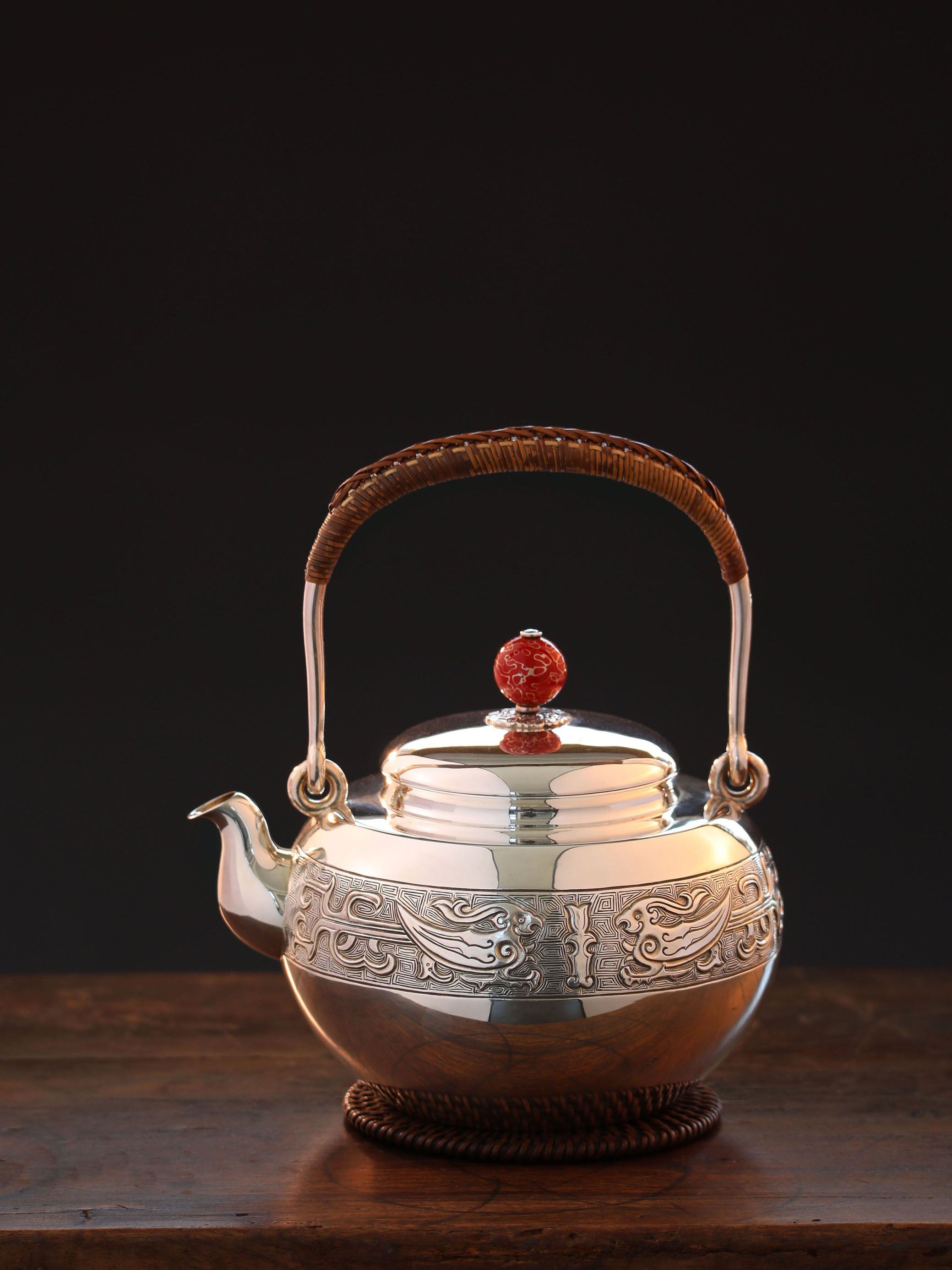 Lacquer-studded Phoenix Silver Pot