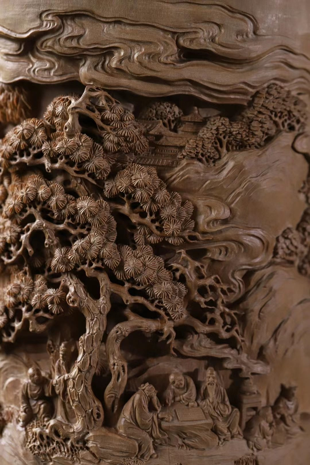 Old Mountain Sandalwood Eighteen Scholars Large Pen Holder