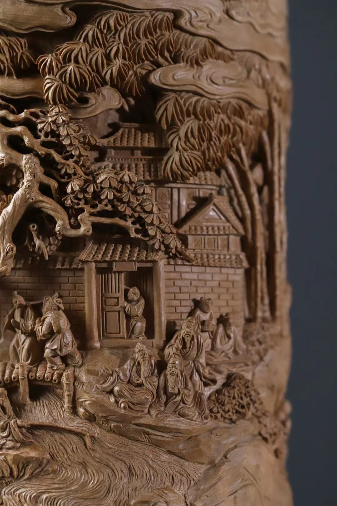 Old Mountain Sandalwood Eighteen Scholars Large Pen Holder