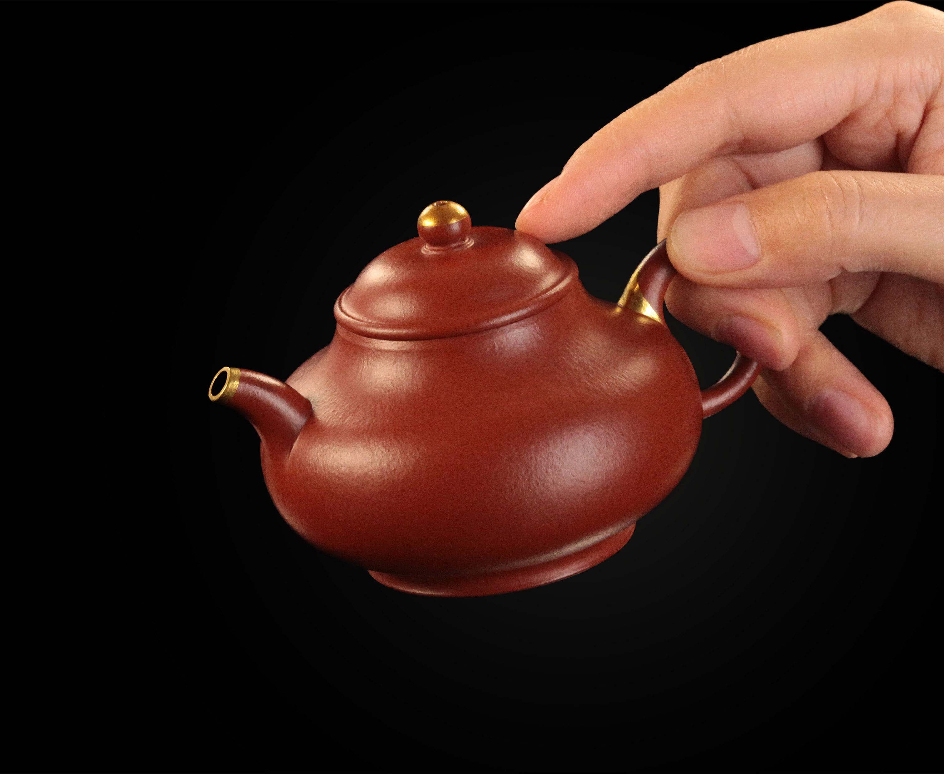 Gold-decorated Pan teapot - Small coal kiln red clay