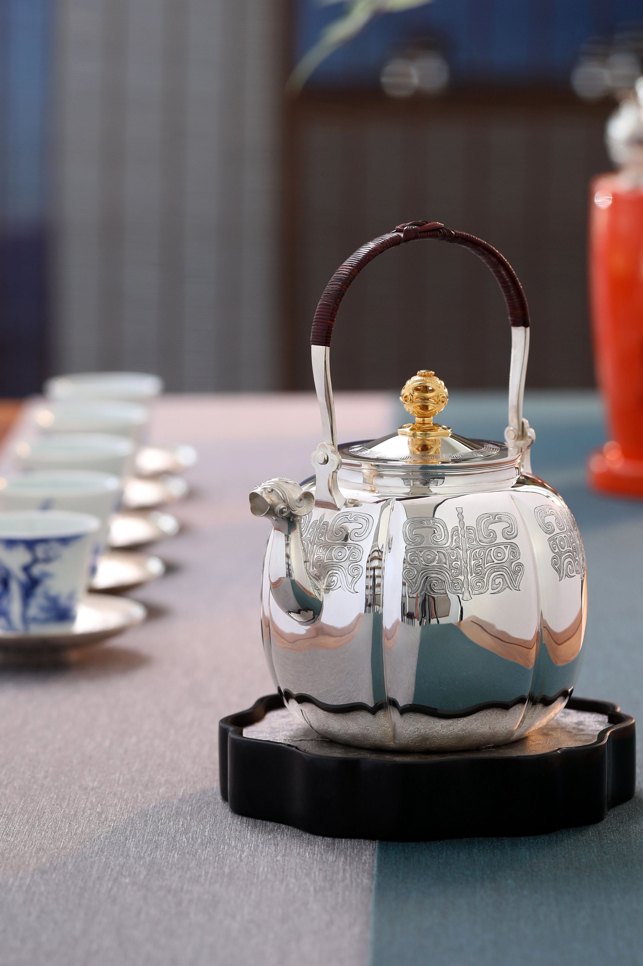 Taotie-patterned gold-handled animal-mouthed cloth bag-shaped ewer (with pure gold knob)