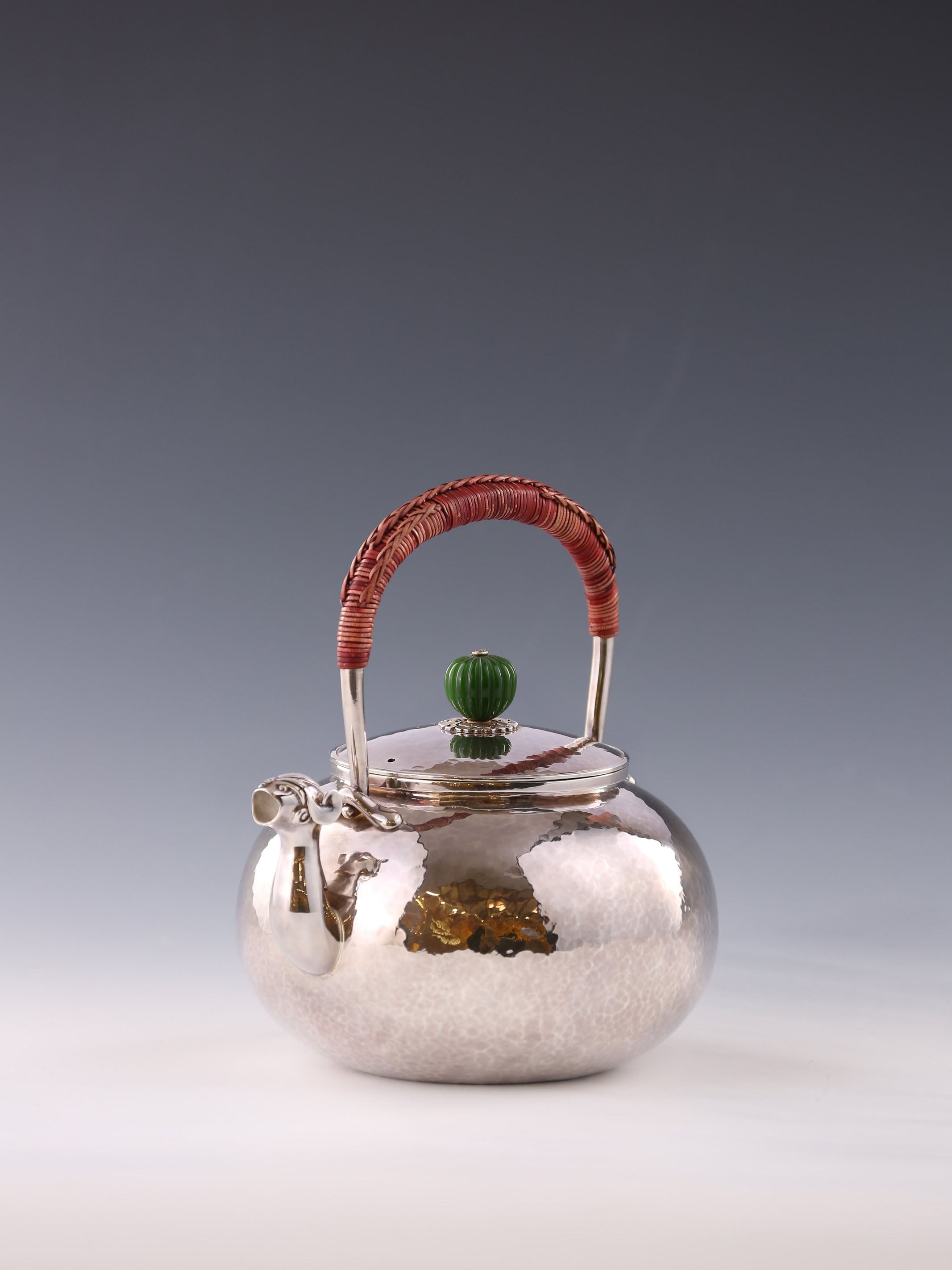 Jade-shaped Silver Pot with Animal Mouth