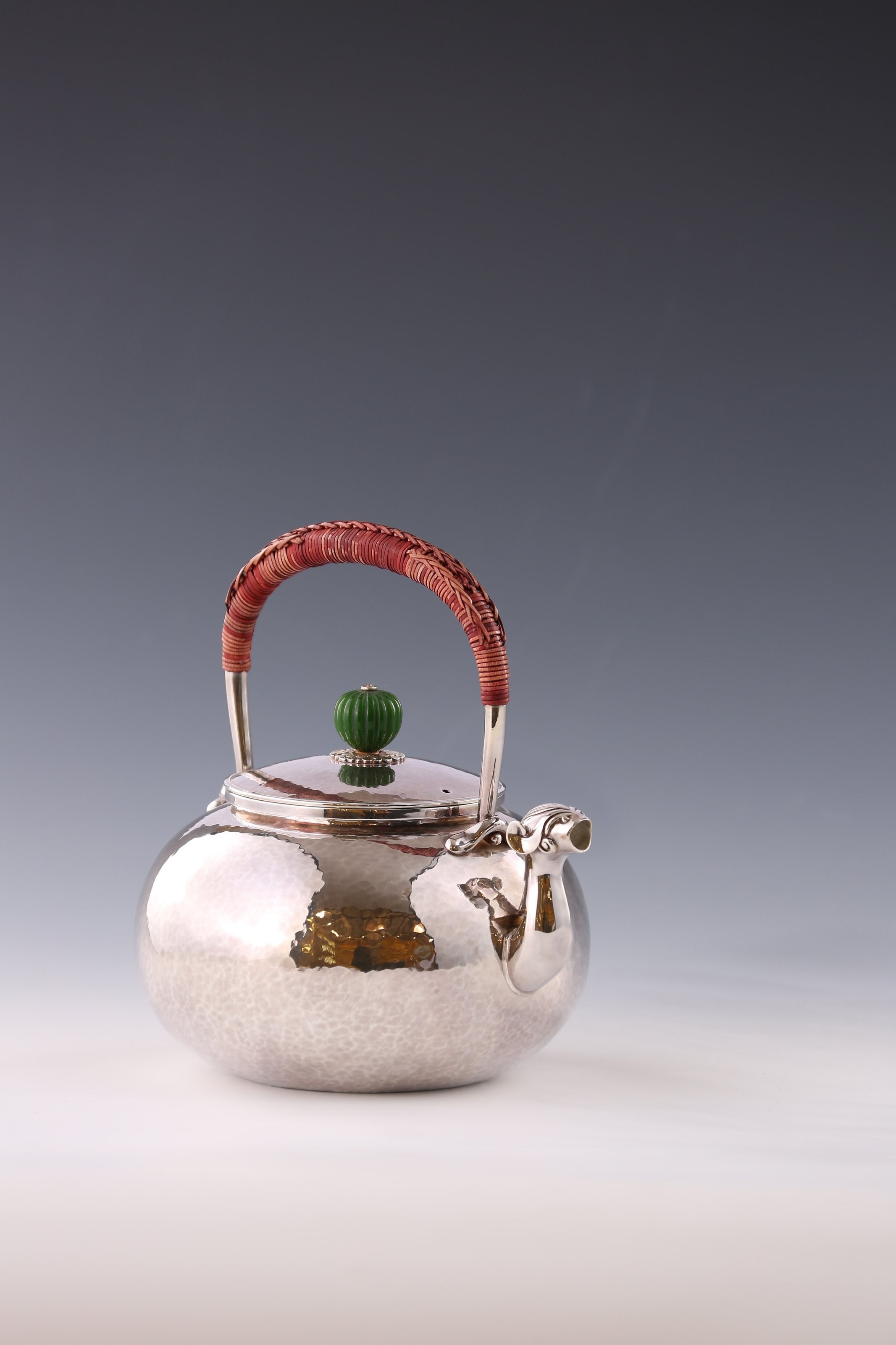 Jade-shaped Silver Pot with Animal Mouth