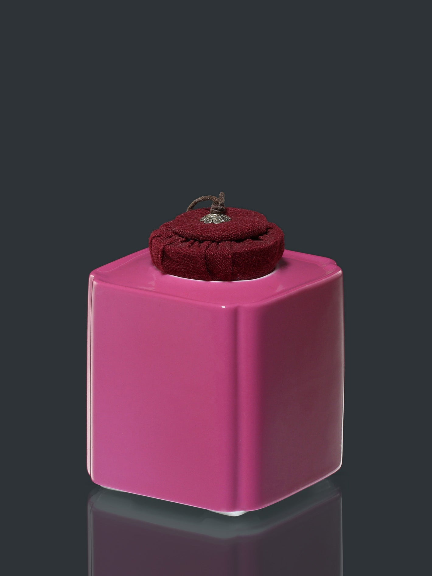 Square cloud-shaped rouge jar