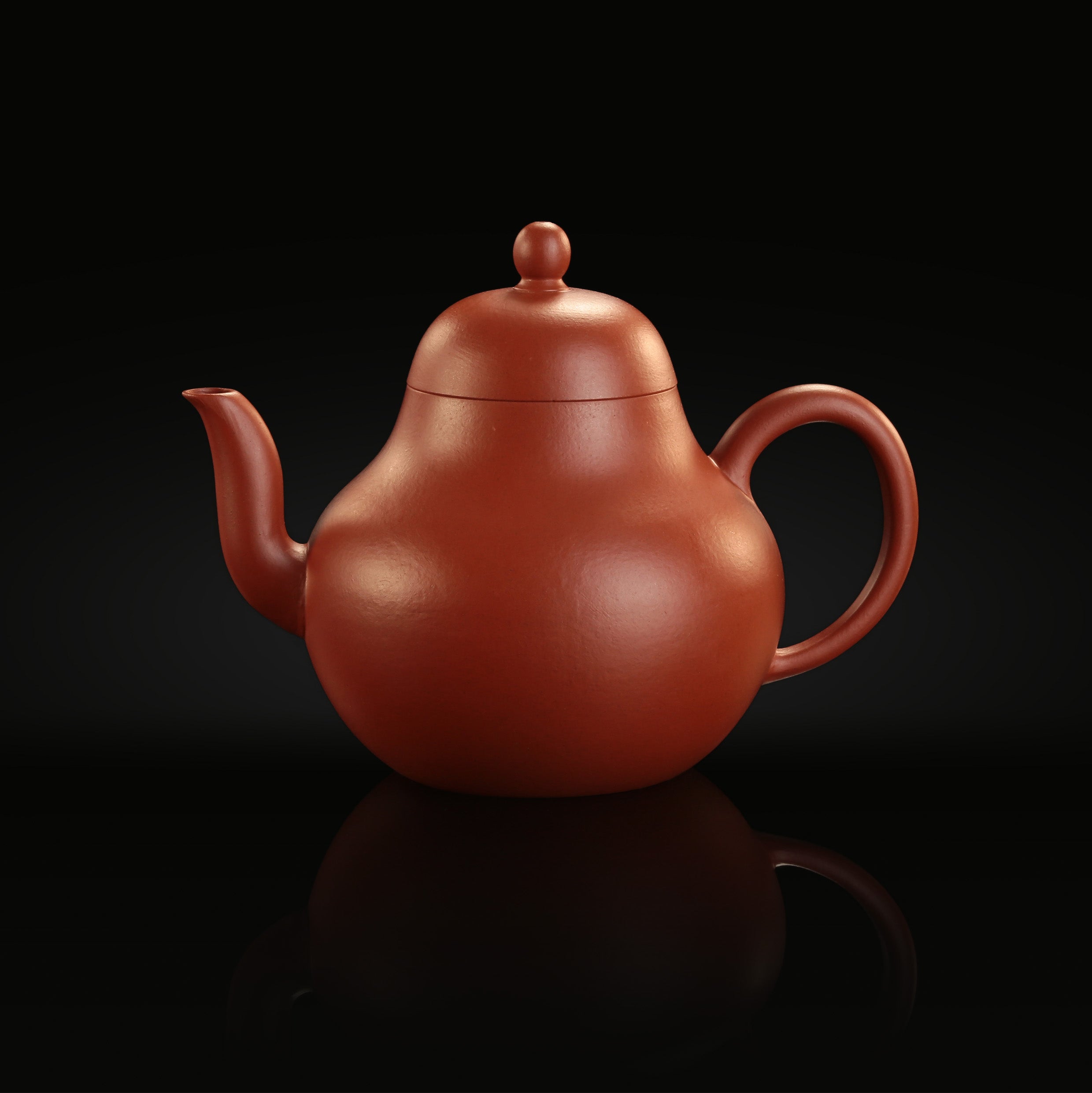 Thin-walled, pear-shaped Siting teapot