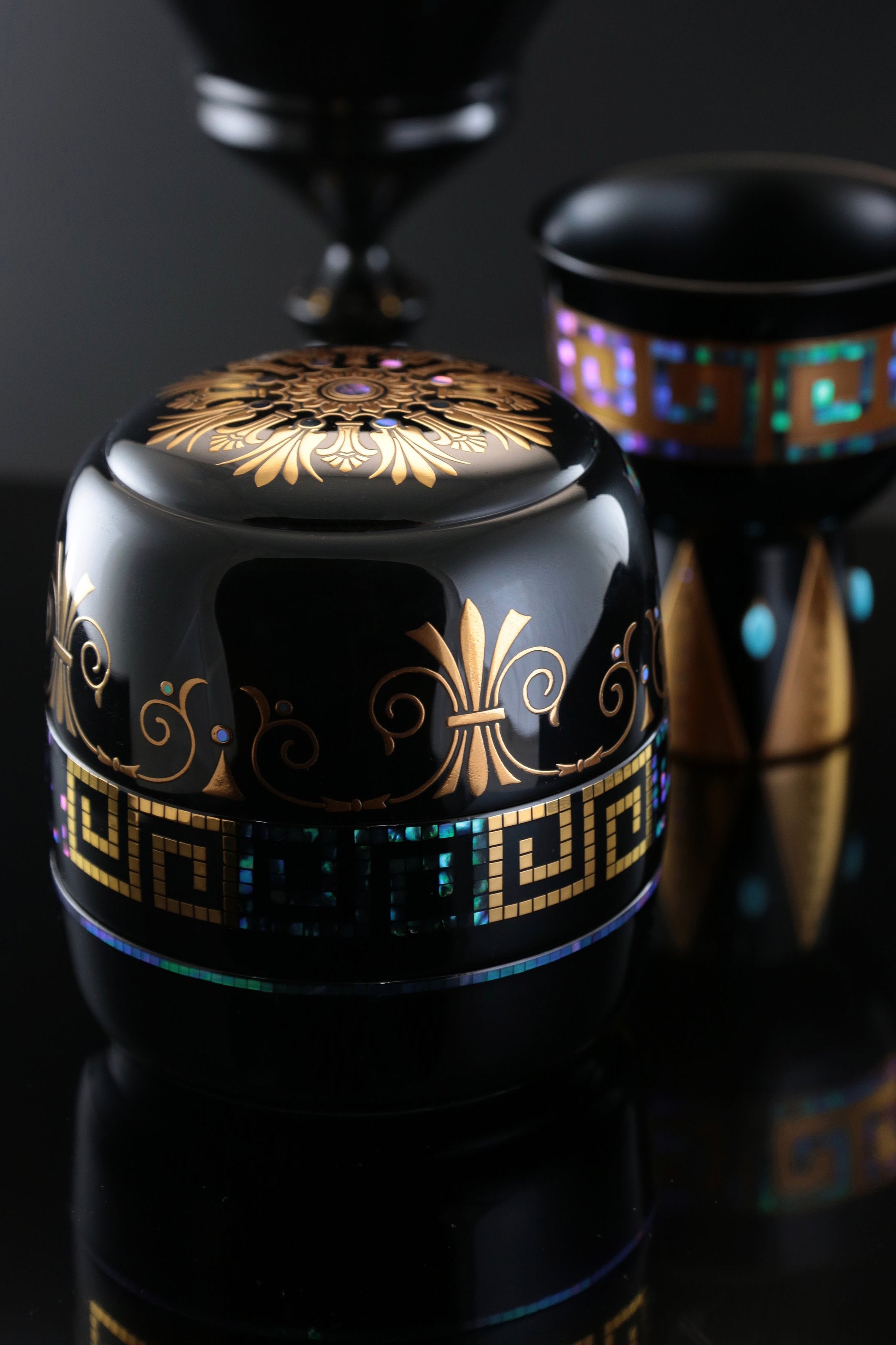 Master lacquerware artist Songshan Chazao