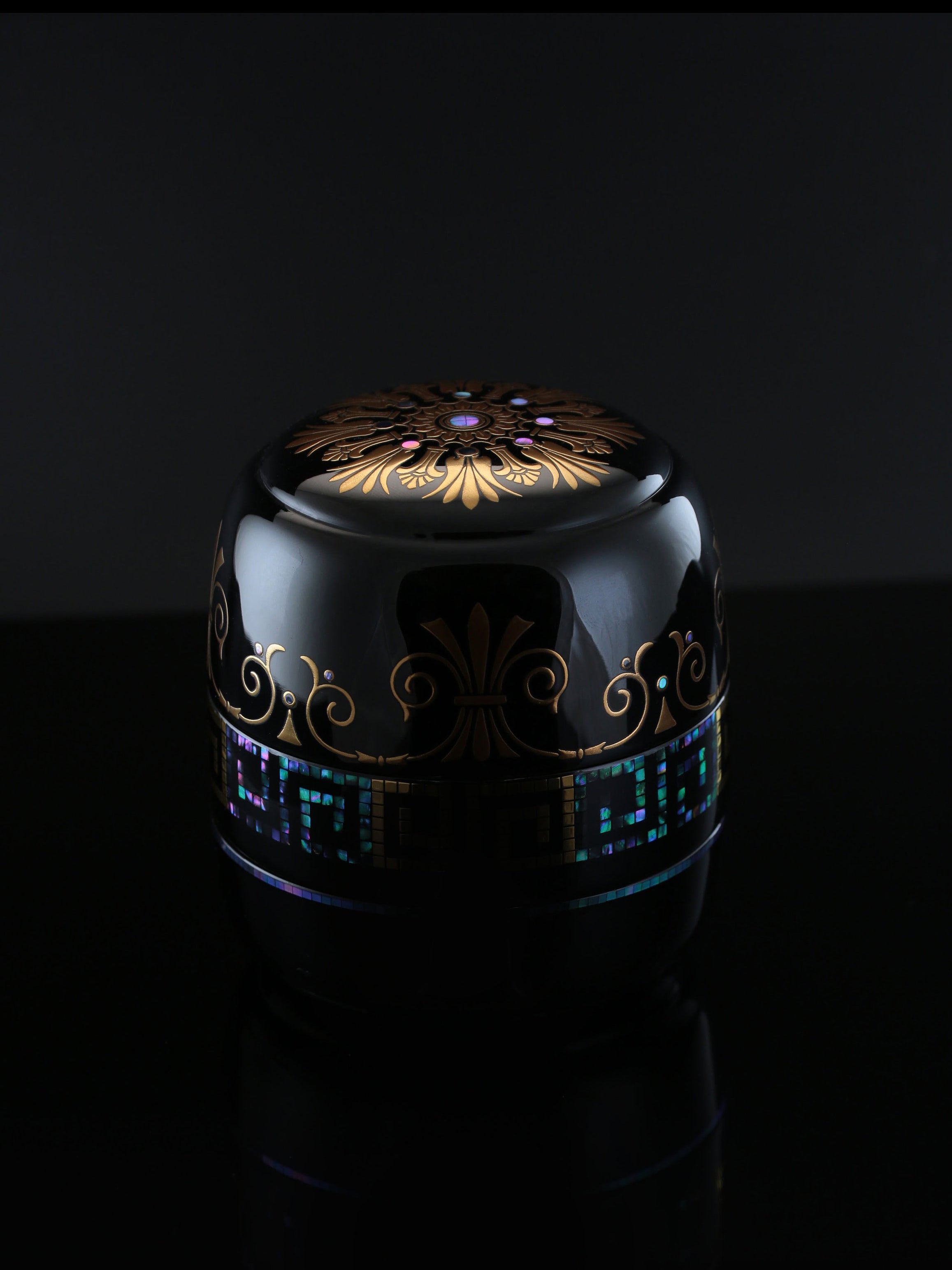 Master lacquerware artist Songshan Chazao