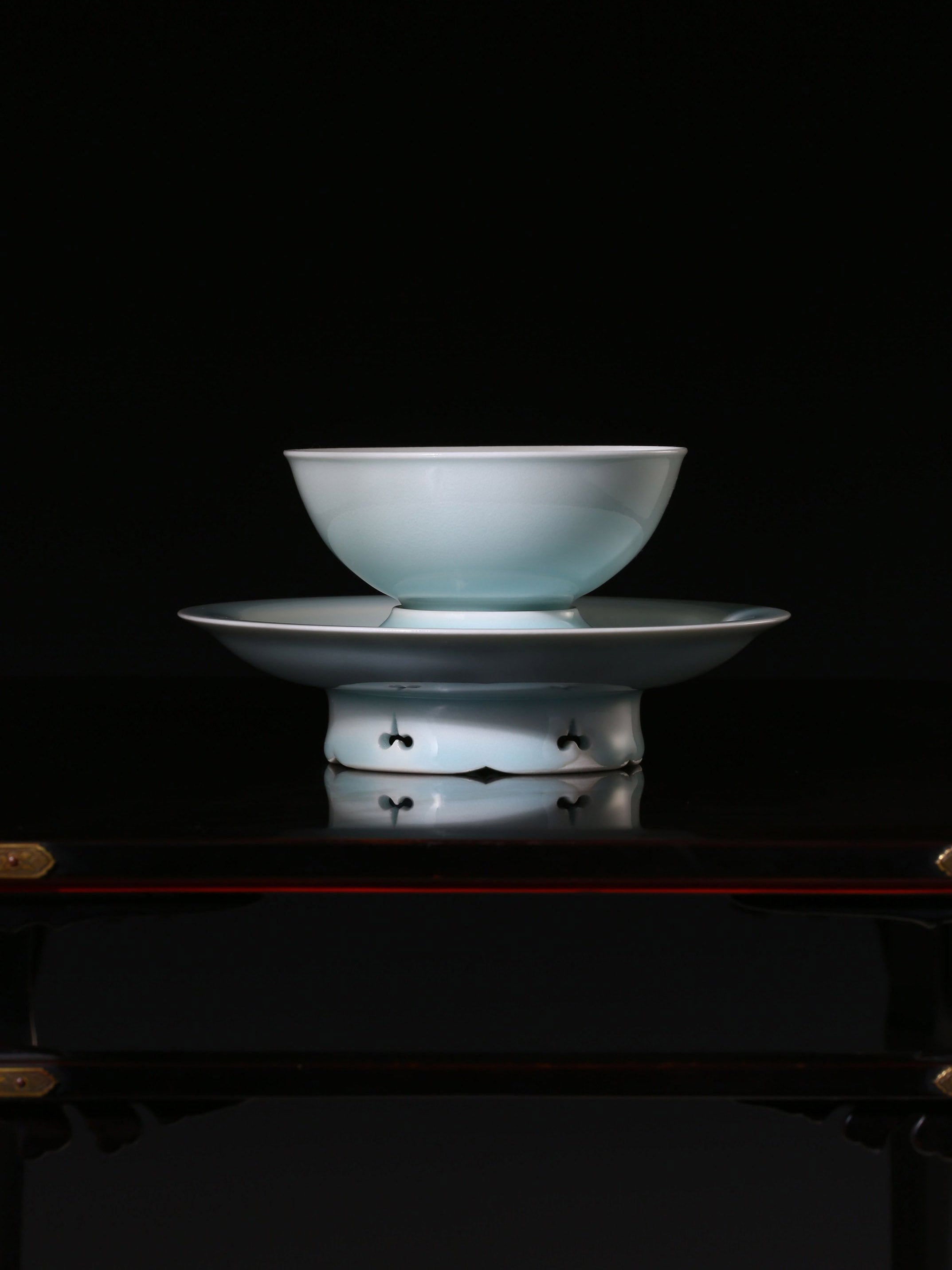 Dayazhai-made Song Dynasty-style Hutian Kiln Shadow Blue Glazed Rain-After-Rain Sky Blue Conical Hat Cup/Jianshui/Rolled Mouth Cup
