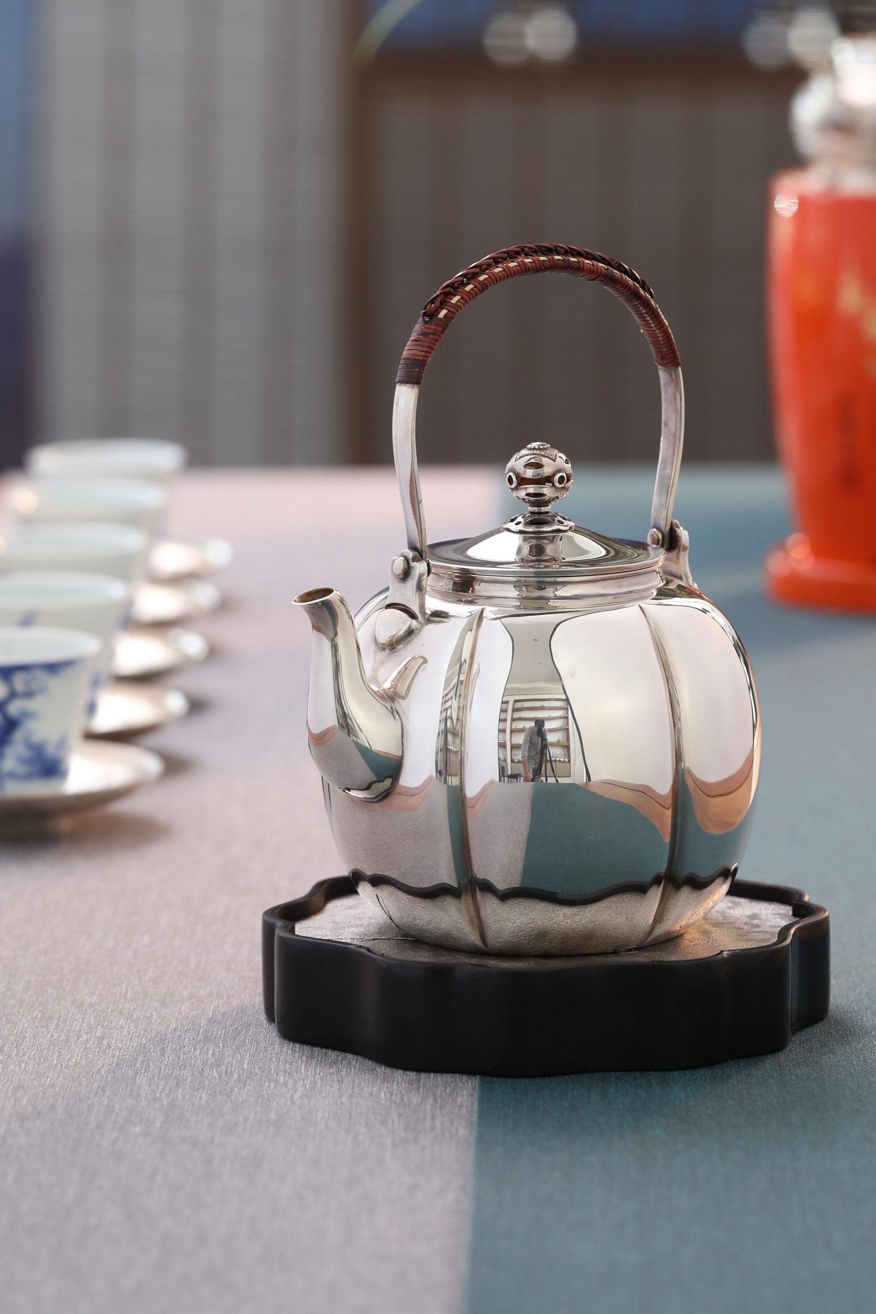 Plain cloth bag teapot