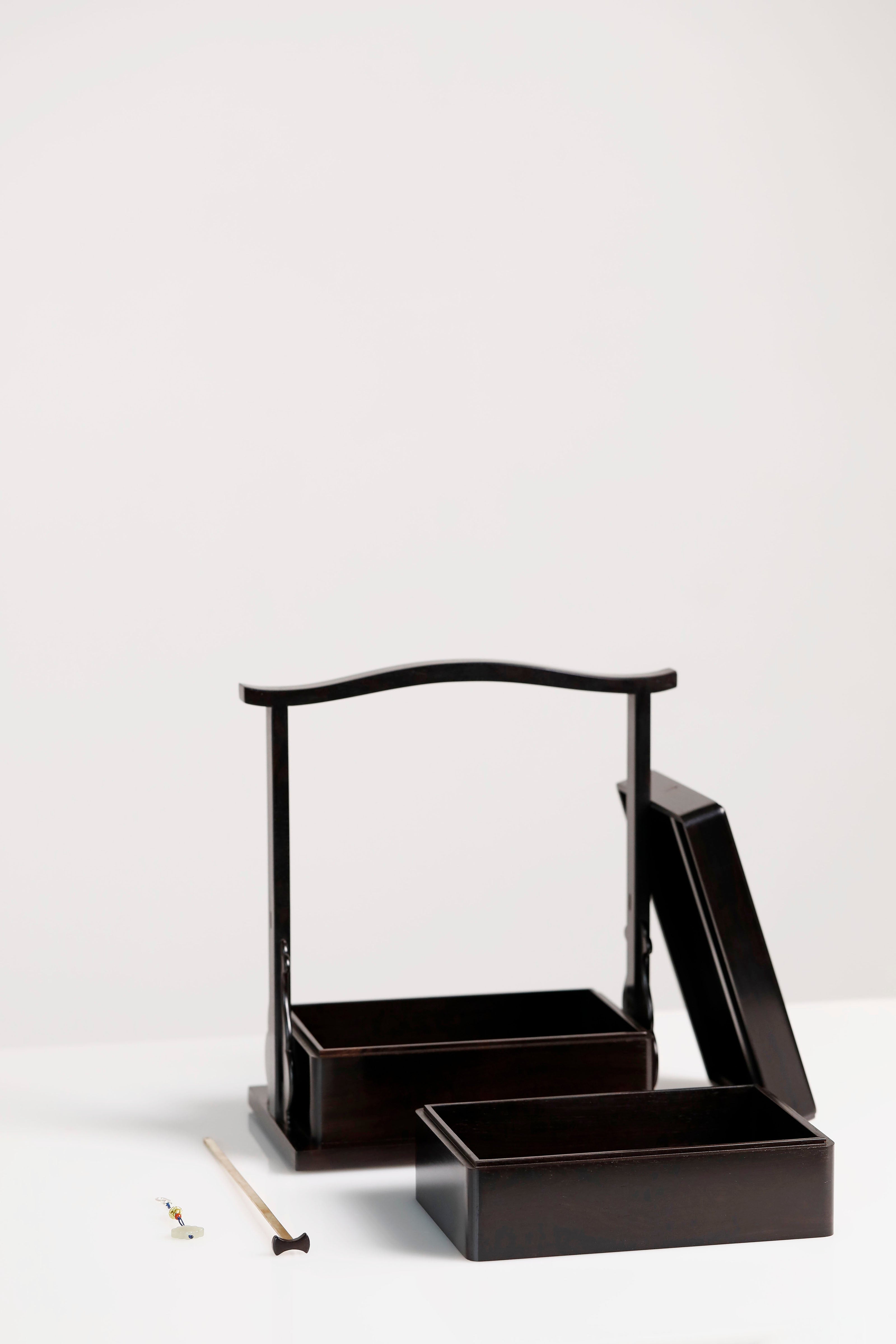 Plain double-layered box