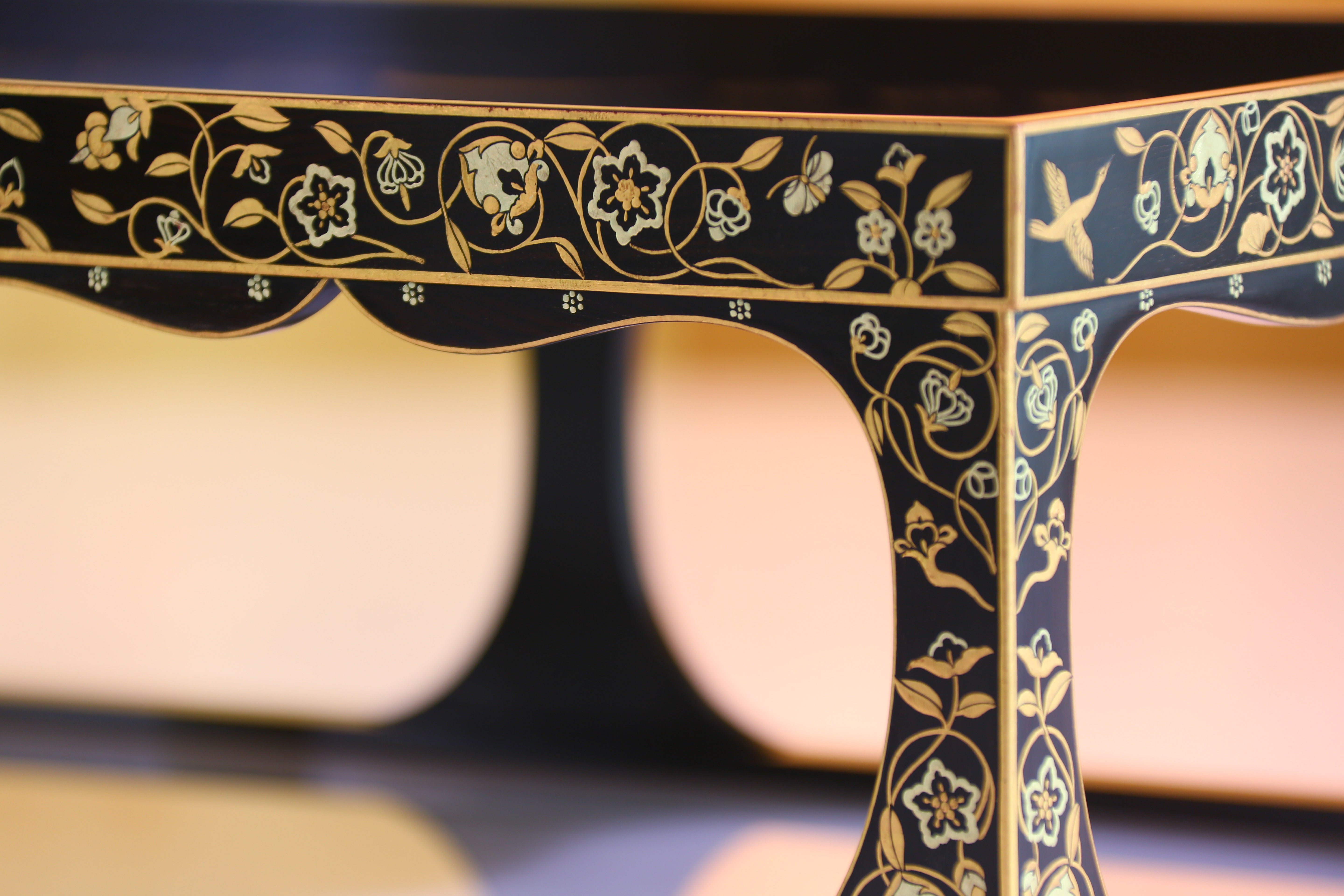 Replica of Tang Dynasty gold-painted tea tray