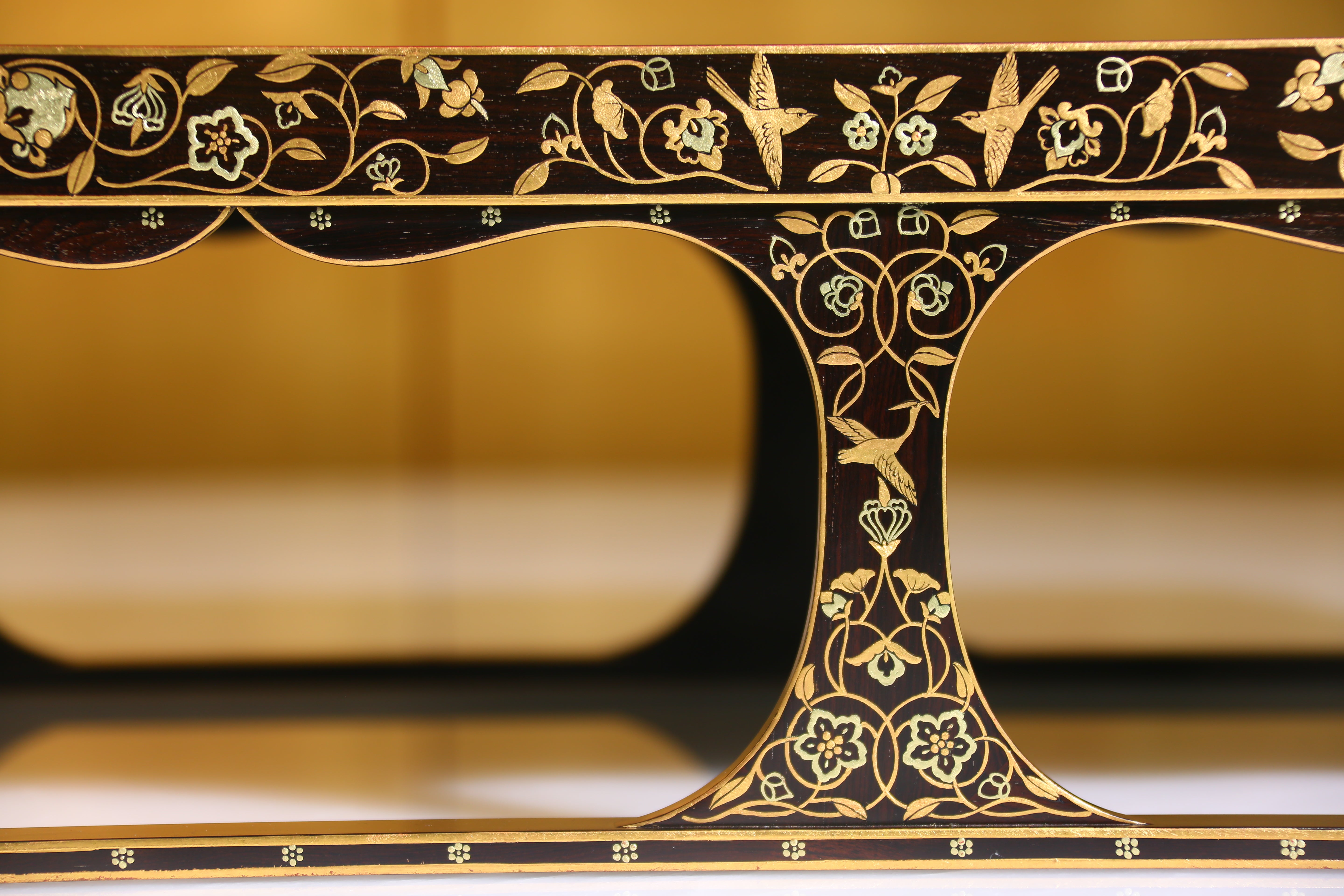 Replica of Tang Dynasty gold-painted tea tray